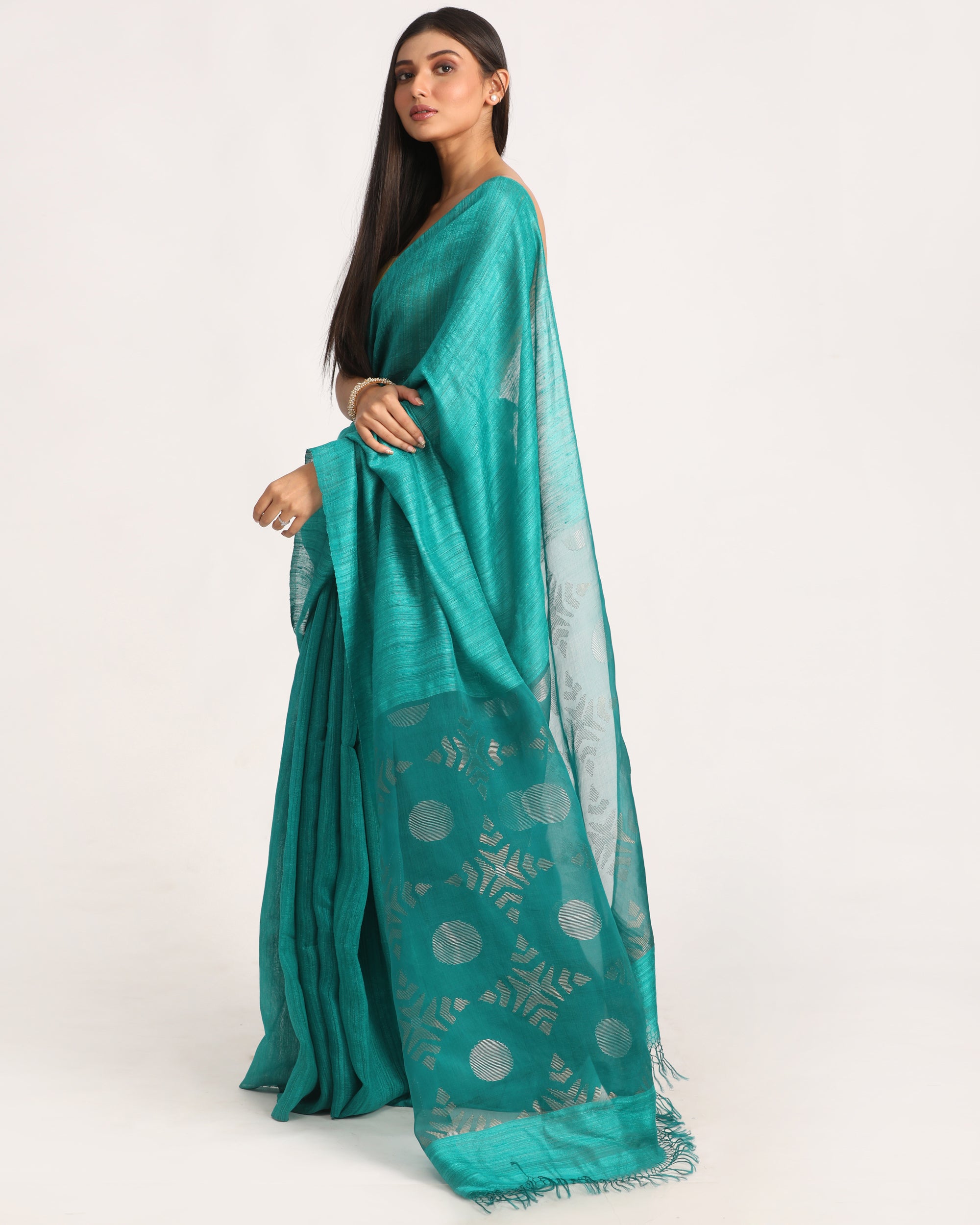 Women's Deep Cyan Matka Silk Handloom Traditional Jamdani Saree - Angoshobha