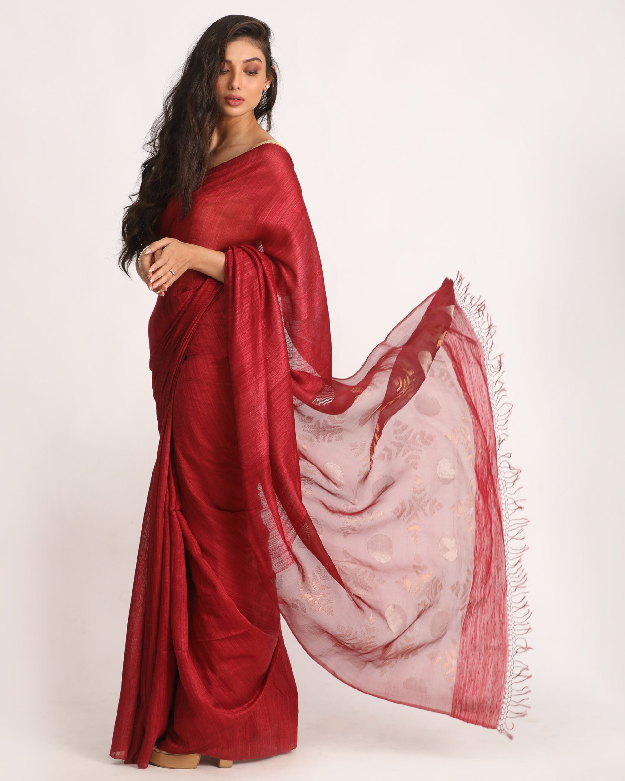 Women's Maroon Matka Silk Handloom Traditional Jamdani Saree - Angoshobha
