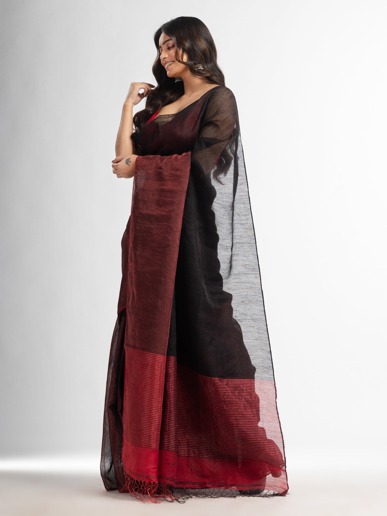 Women's Black tissue linen multi colour pallu handwoven saree - Angoshobha