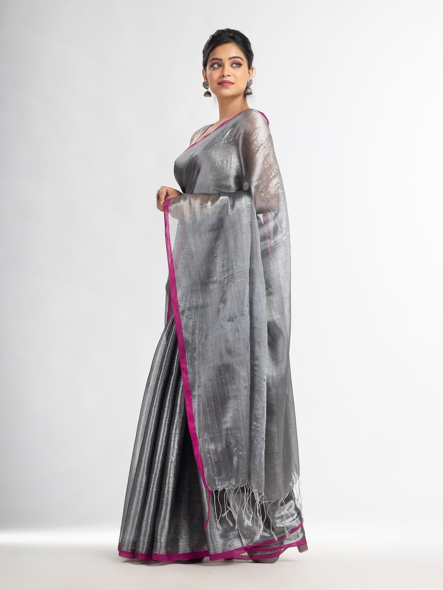 Women's Grey tissue cotton solit haif inchi border saree - Angoshobha