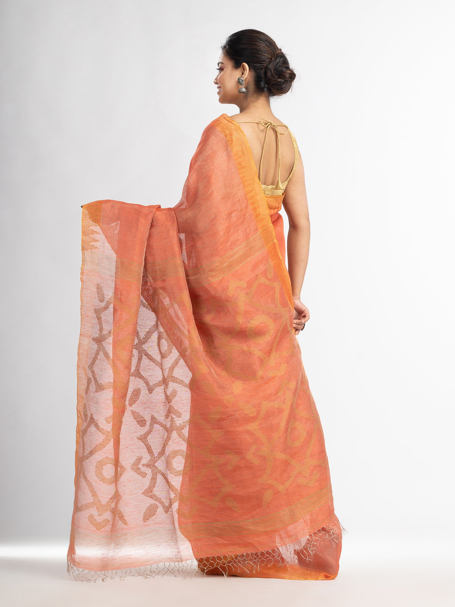 Women's Peach linen tissue pallu jamdani temple border handwoven saree - Angoshobha