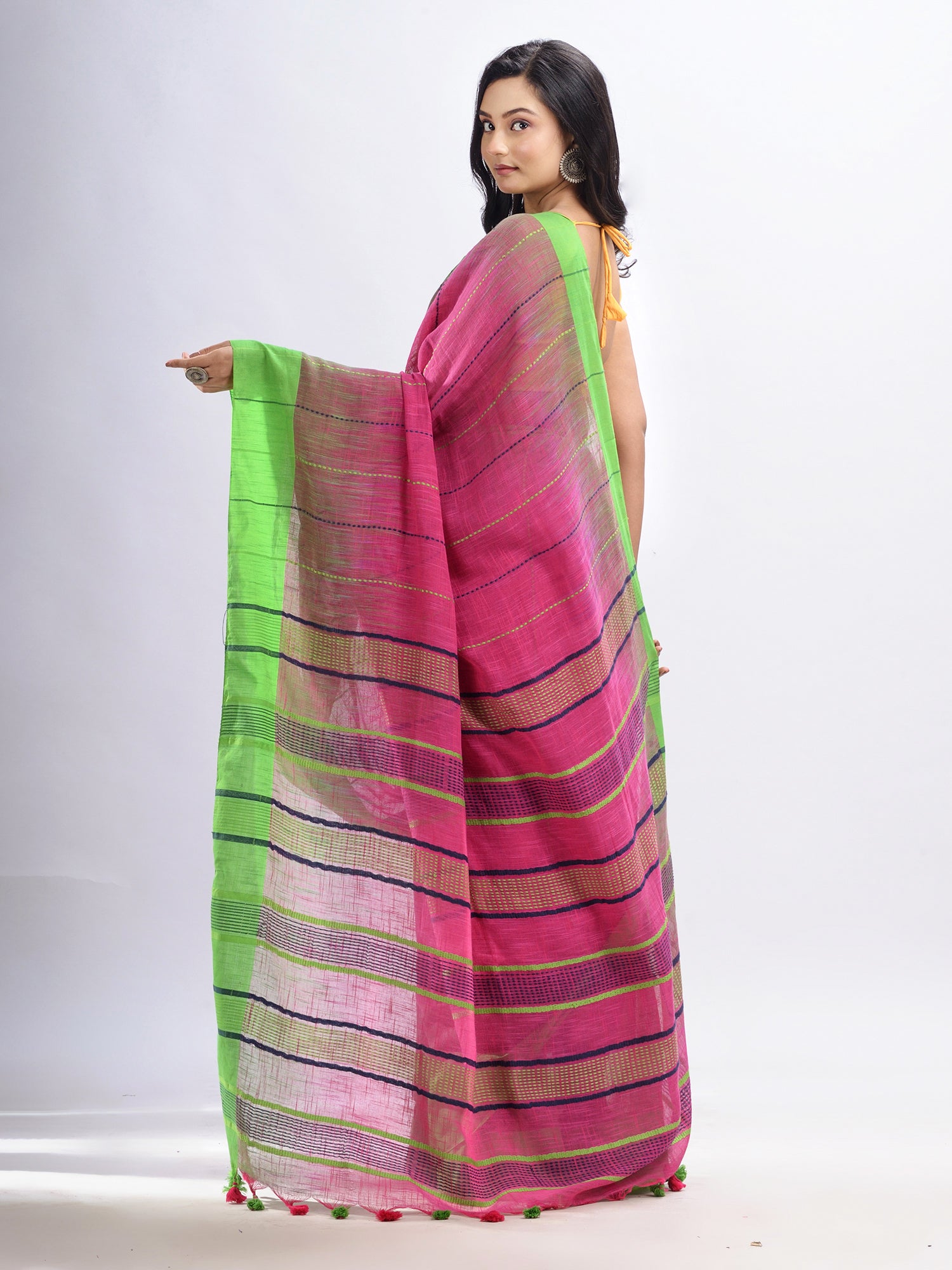 Women's Pink cotton tai dai with solid broder in multi colour pallu hondwaven saree - Angoshobha