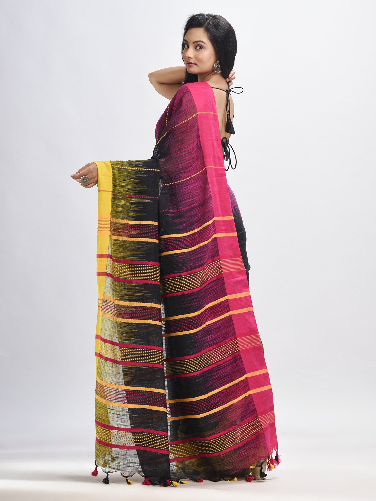 Women's Black cotton tai dai with solid broder in multi colour pallu hondwaven saree - Angoshobha