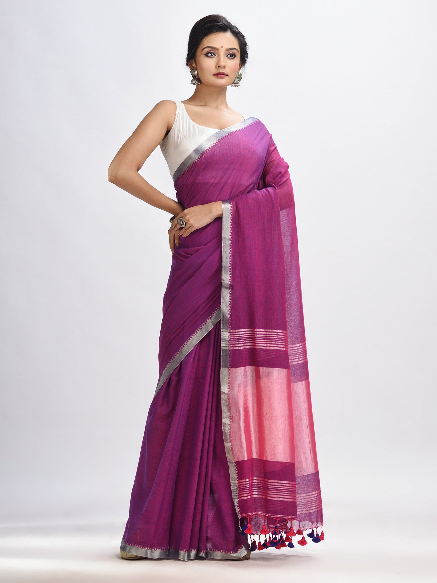 Women's Dark magenta Cotton with zari pallu and zari border handloom Saree - Angoshobha