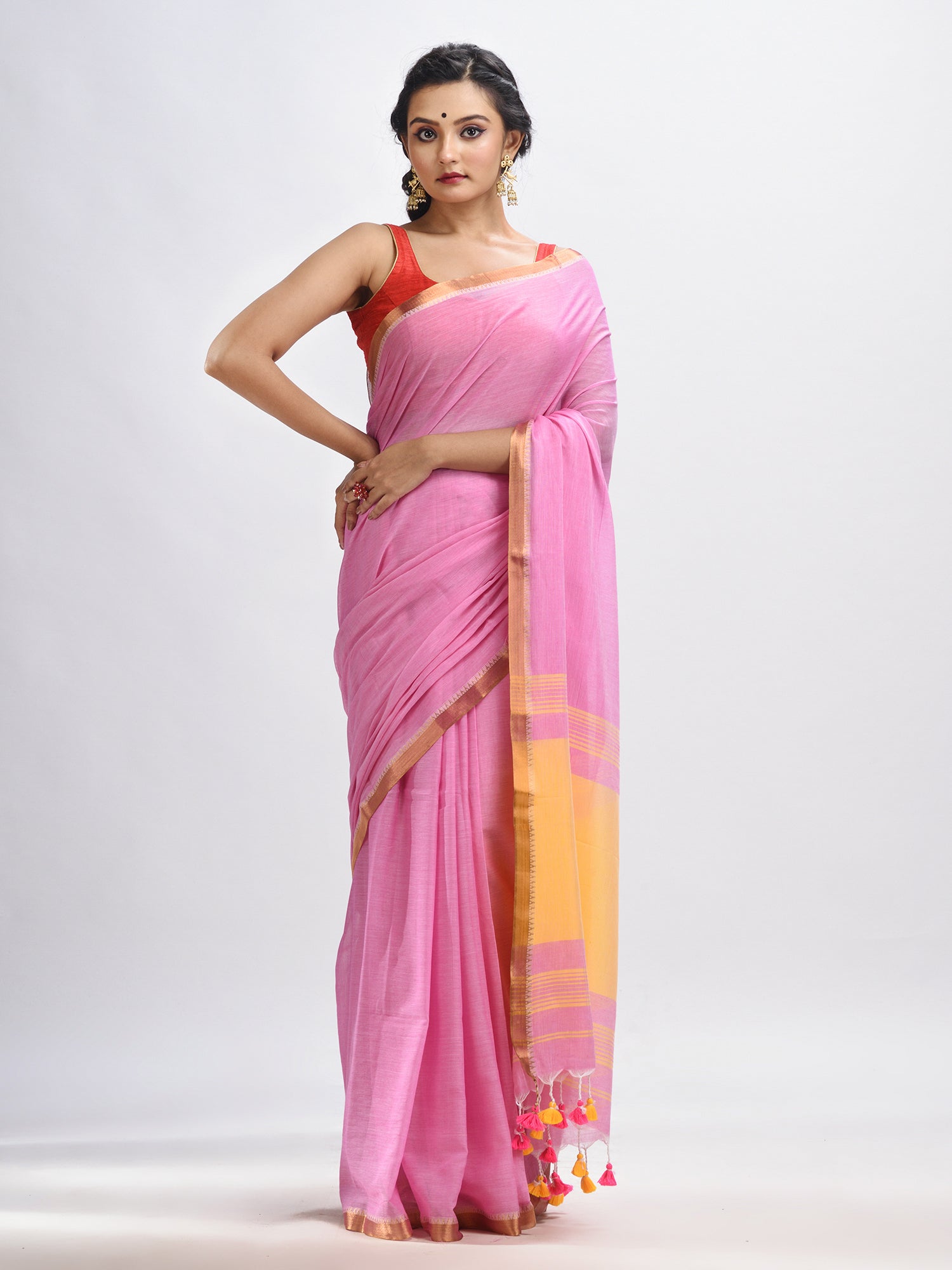 Women's Blush pink Cotton with zari pallu and zari border handloom Saree - Angoshobha