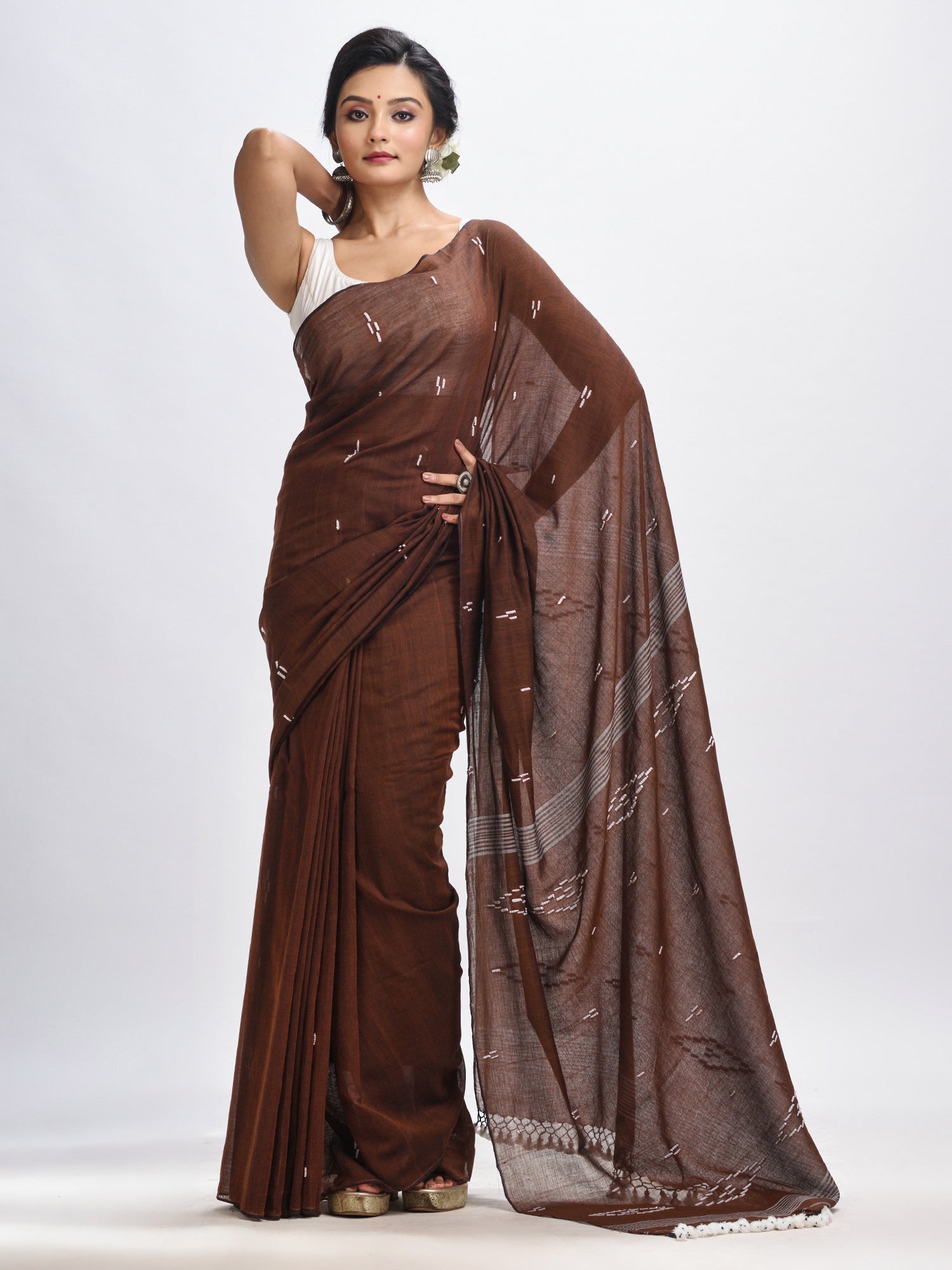 Women's Dark coffee body buti Handloom Molmol Cotton Jamdani Saree - Angoshobha
