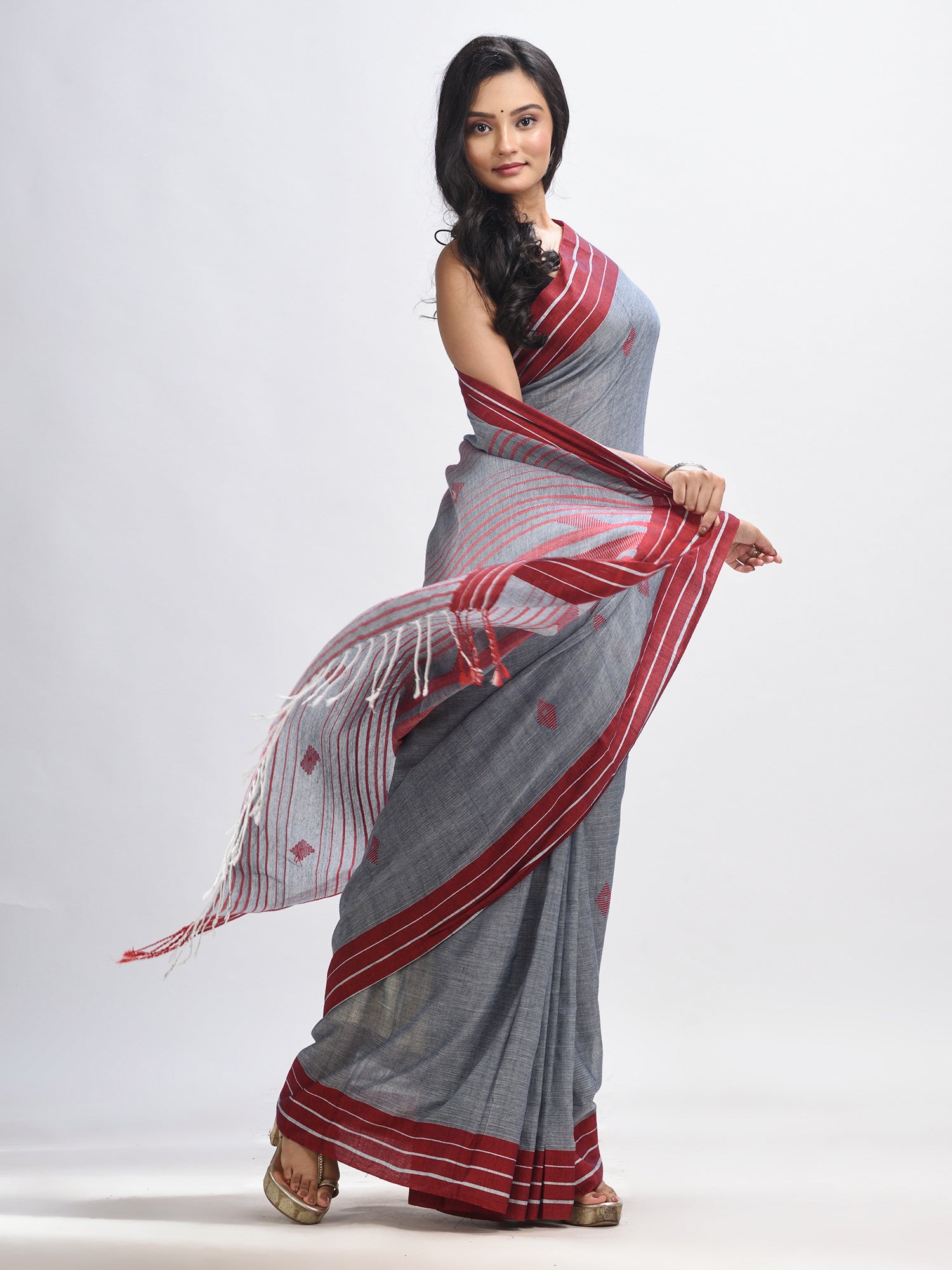 Women's Grey cotton with maroon border handwoven jamdani saree - Angoshobha