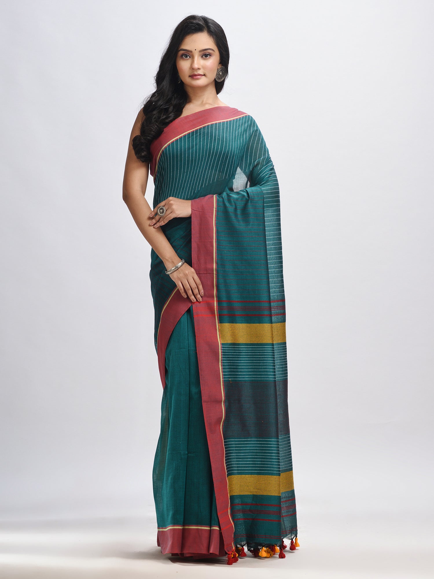 Women's Rama green cotton with red border handwoven jamdani saree - Angoshobha