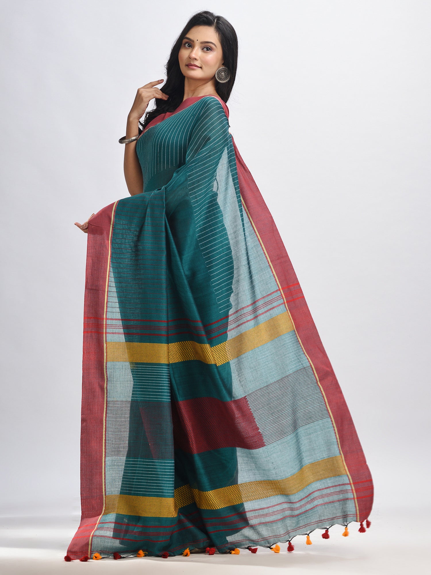 Women's Rama green cotton with red border handwoven jamdani saree - Angoshobha