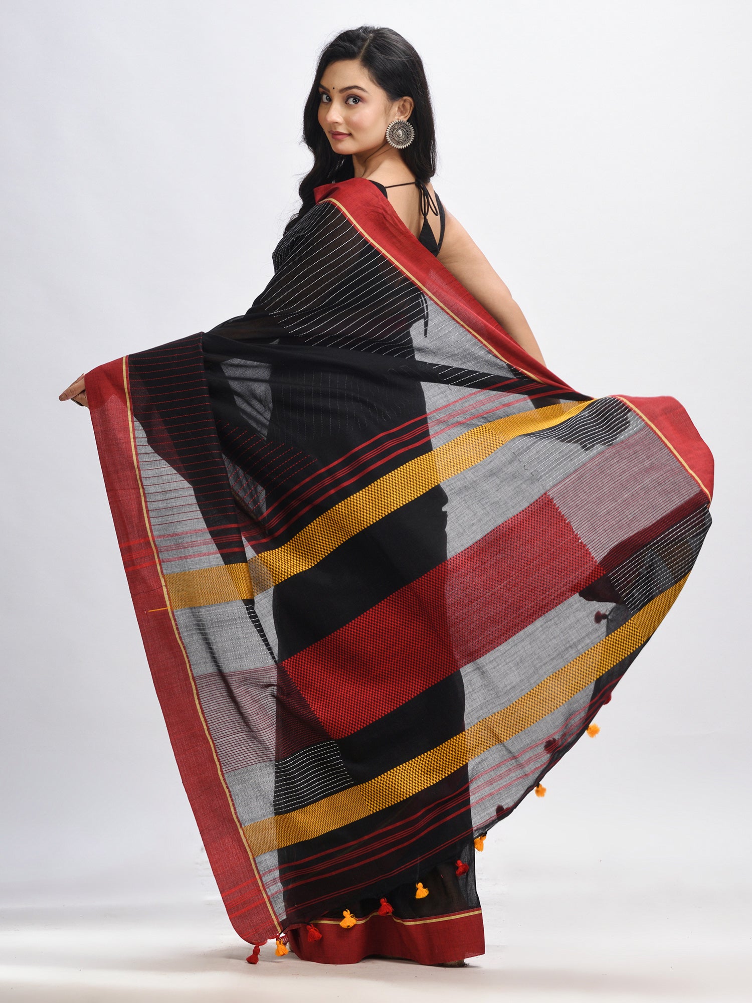 Women's Bkack cotton with red border handwoven jamdani saree - Angoshobha
