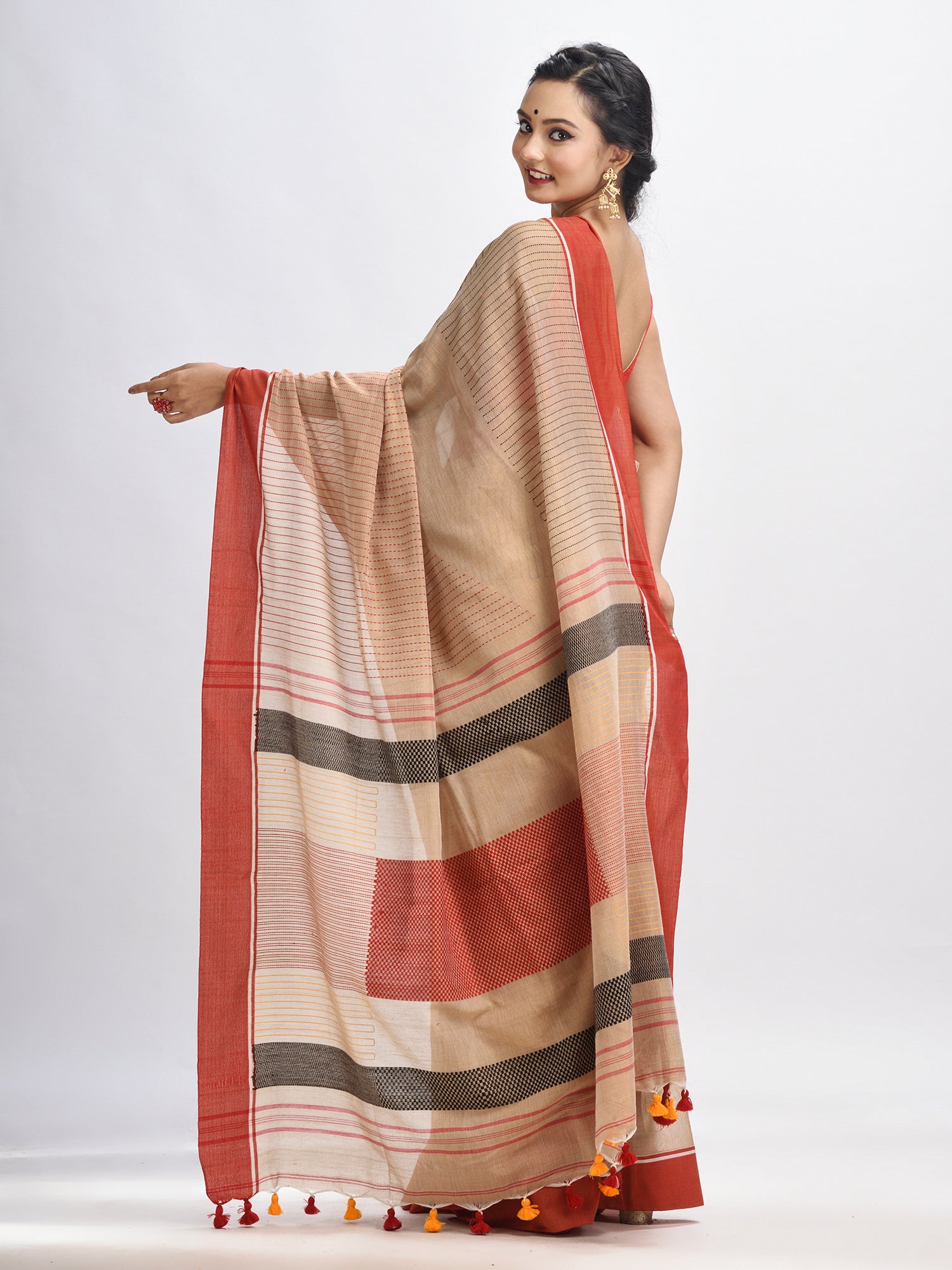 Women's Muga cotton with red border handwoven jamdani saree - Angoshobha