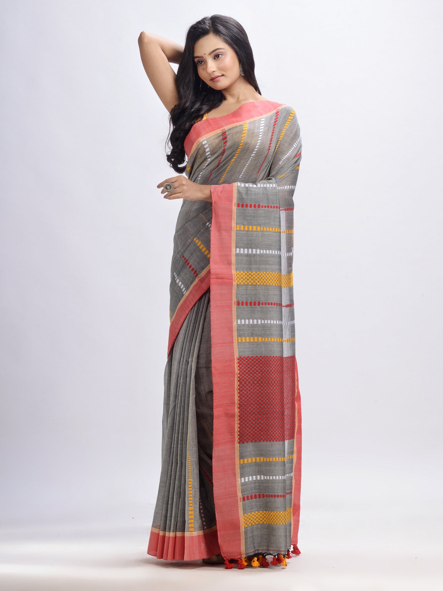 Women's Medium grey cotton handwoven jamdani saree - Angoshobha