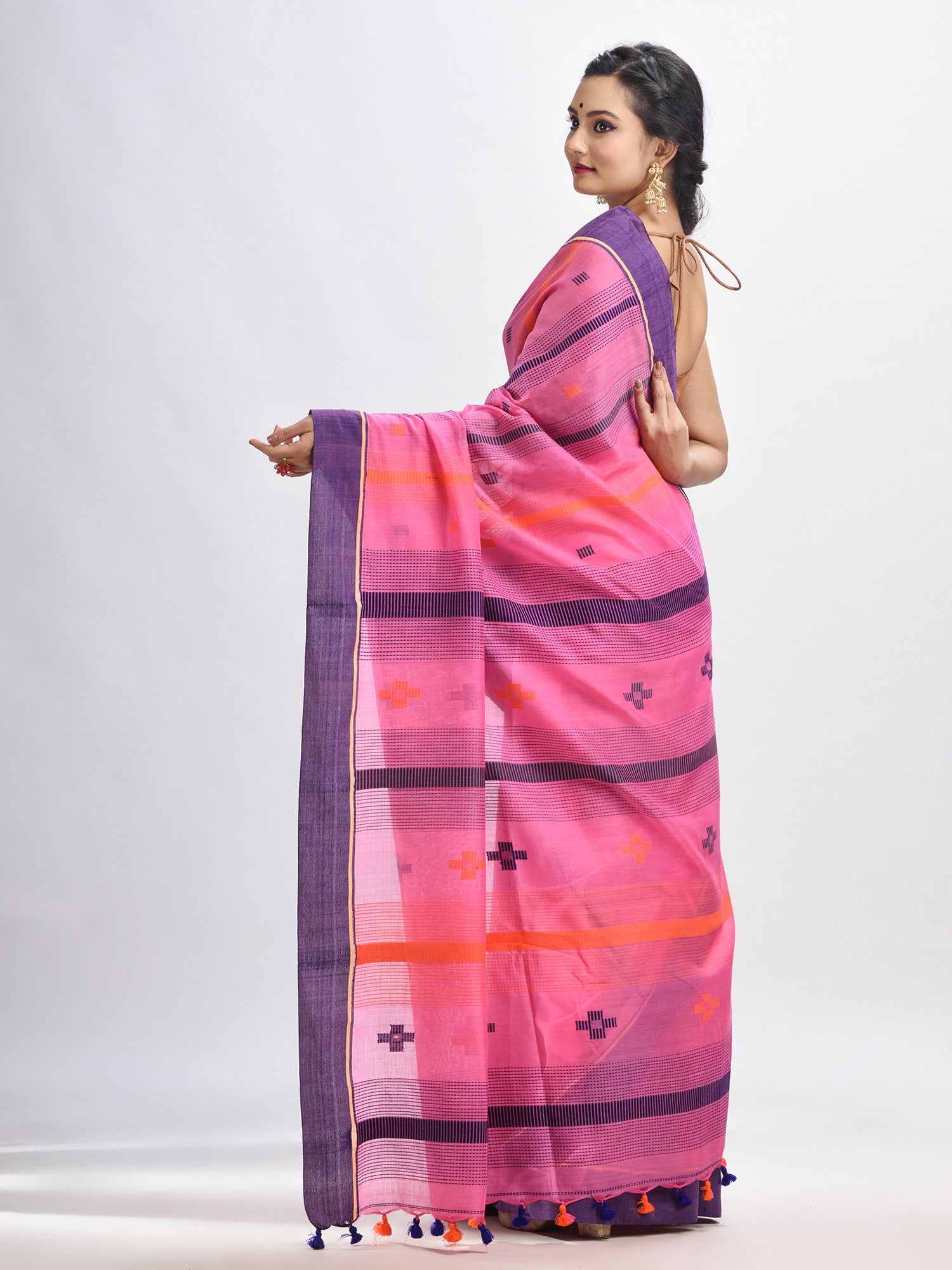 Women's Hot pink cotton handwoven jamdani saree - Angoshobha