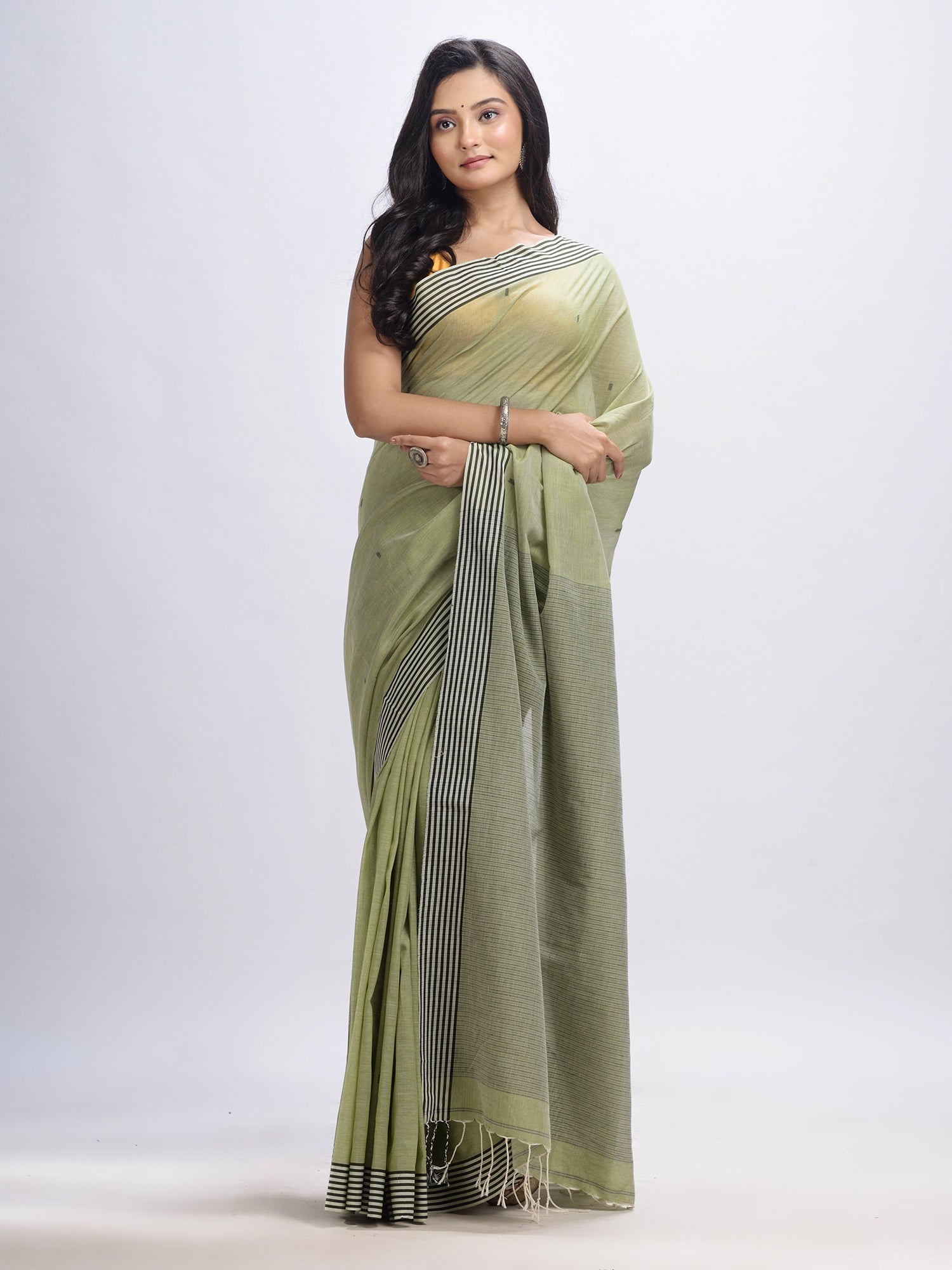 Women's Sage green cotton handloom with pallu stipe jamdani saree - Angoshobha