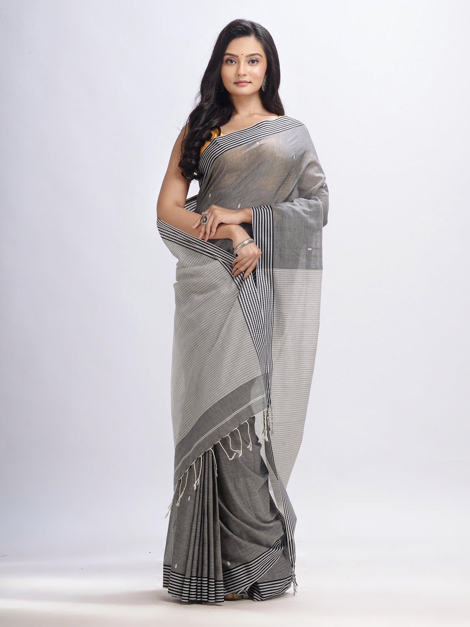 Women's Grey cotton handloom with pallu stipe jamdani saree - Angoshobha