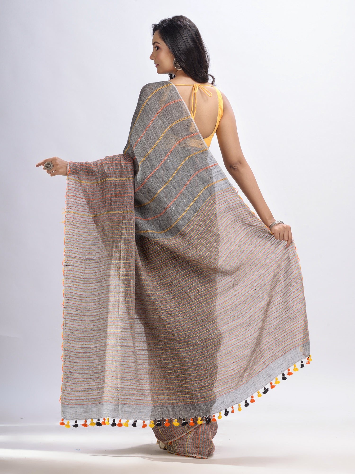 Women's Grey kantha stitch Handwoven Linen Saree - Angoshobha