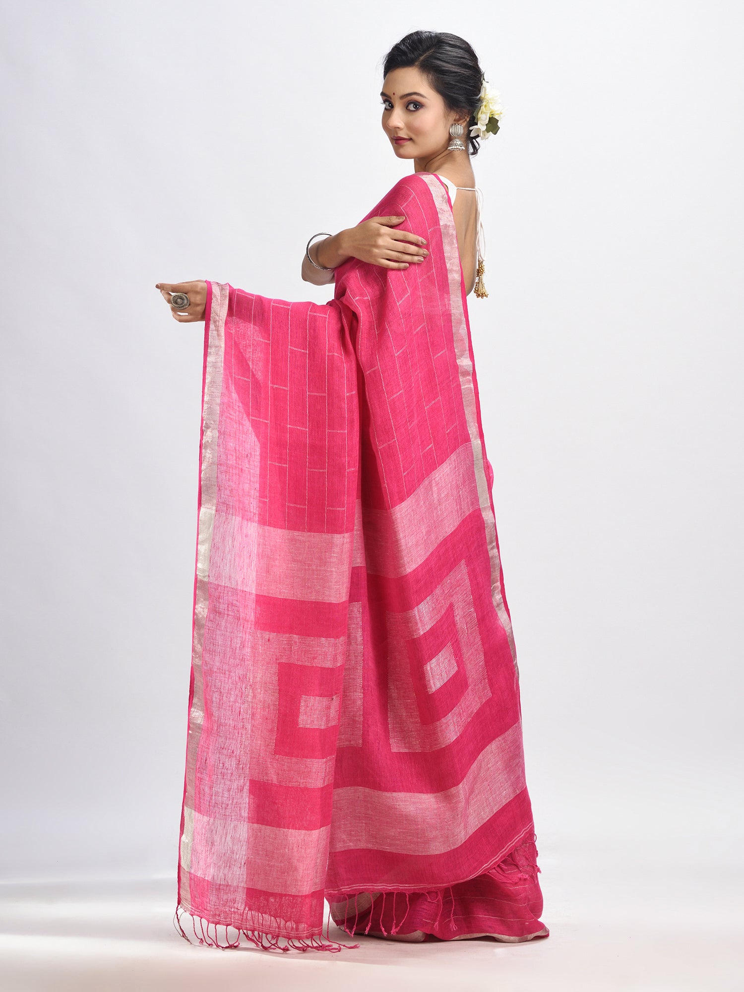 Women's Light pink Traditional Linen Jamdani Saree - Angoshobha