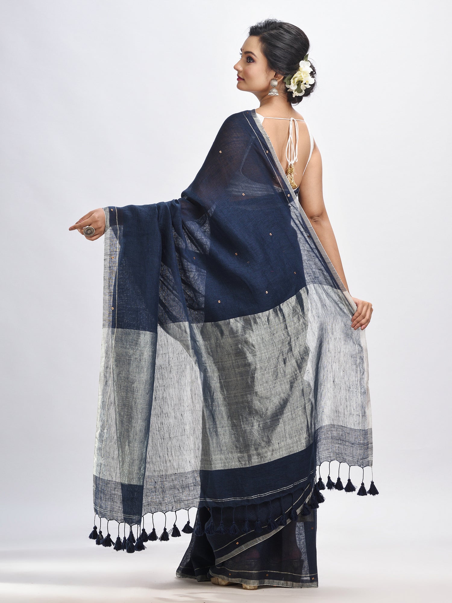Women's Nevy blue linen all body cumki in pallu zori handloom saree - Angoshobha