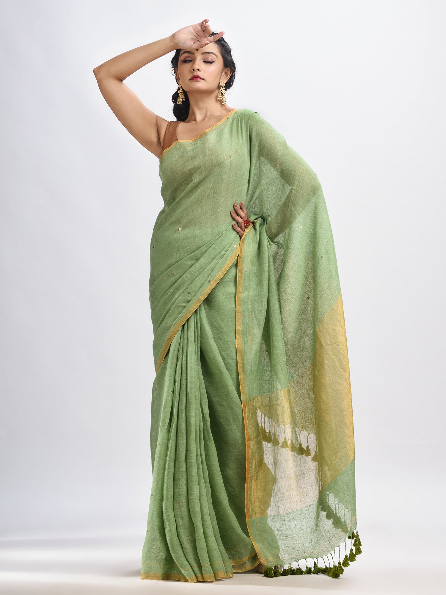 Women's Yellow green linen all body cumki in pallu zori handloom saree - Angoshobha