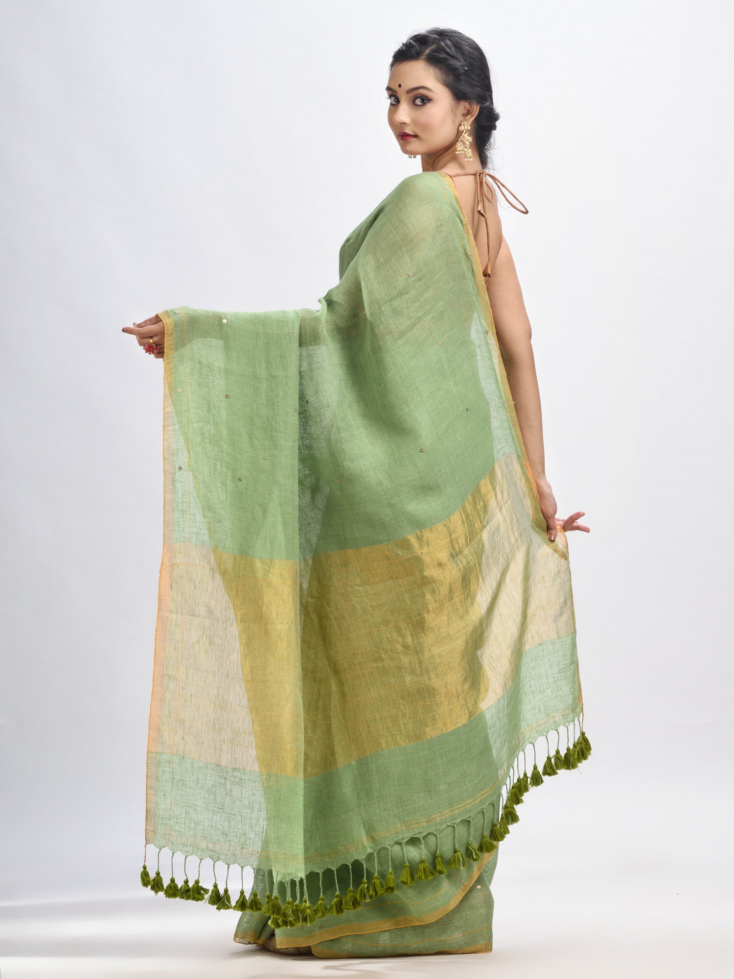 Women's Yellow green linen all body cumki in pallu zori handloom saree - Angoshobha