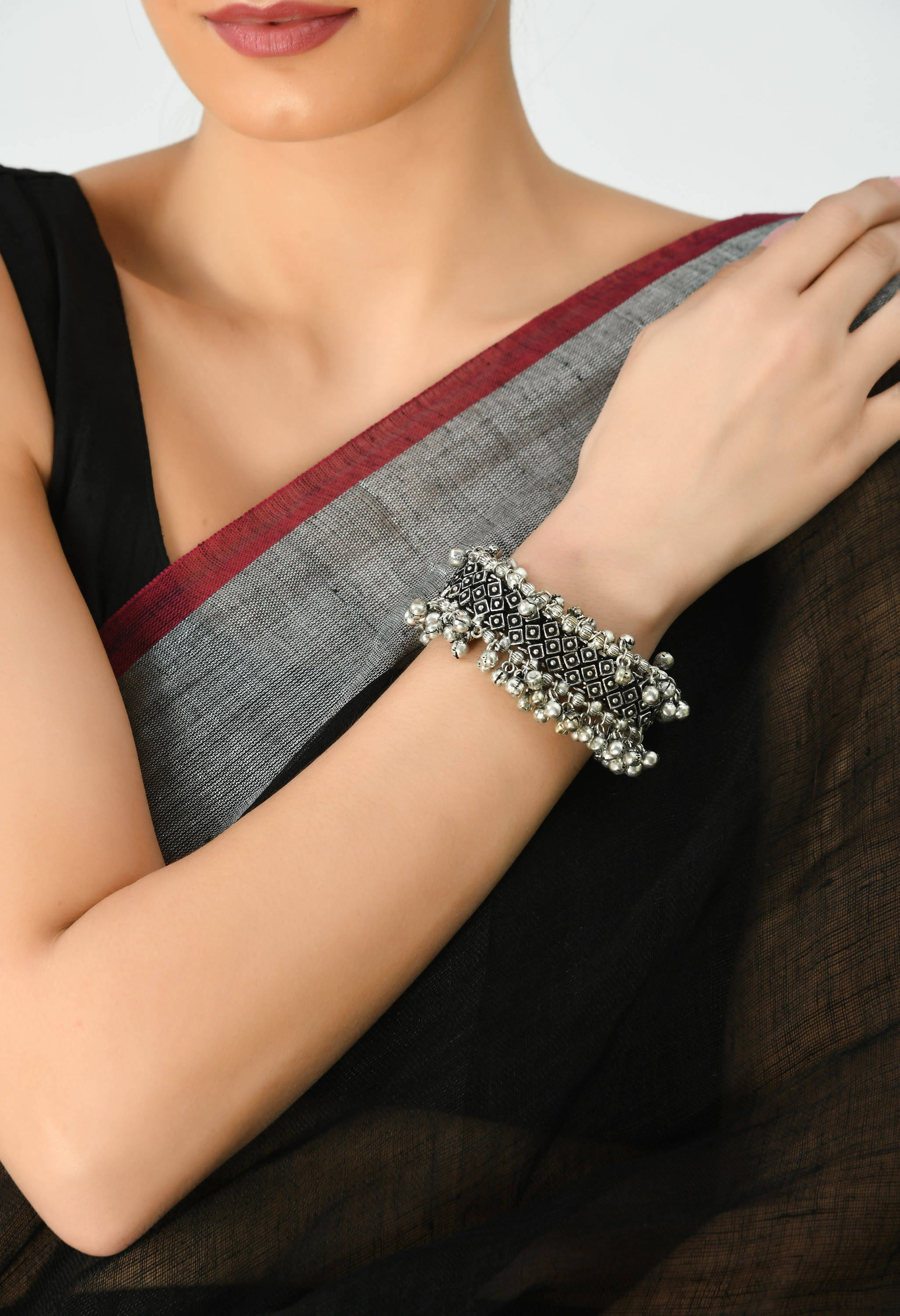 Johar Kamal Oxidised Silver-Plated Bracelet With Ghungroo Jkbracelet_018