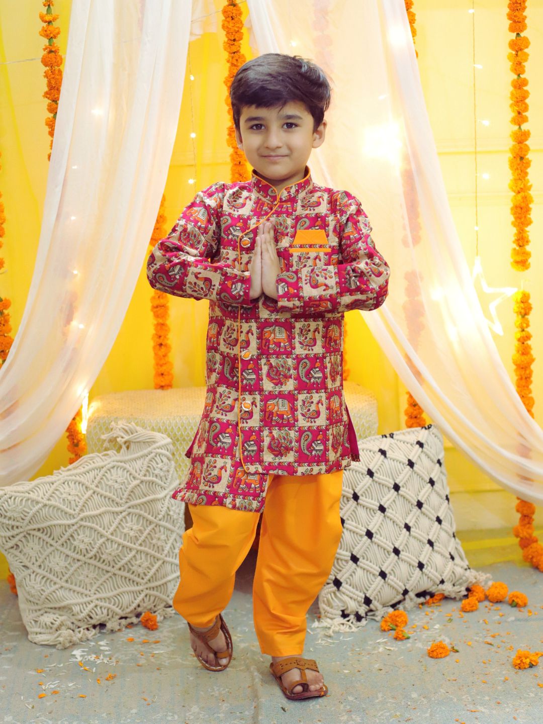 Boy's Pink Ethnic Mor Print Full Sleeve Sherwani With Salwar - BOWNBEE