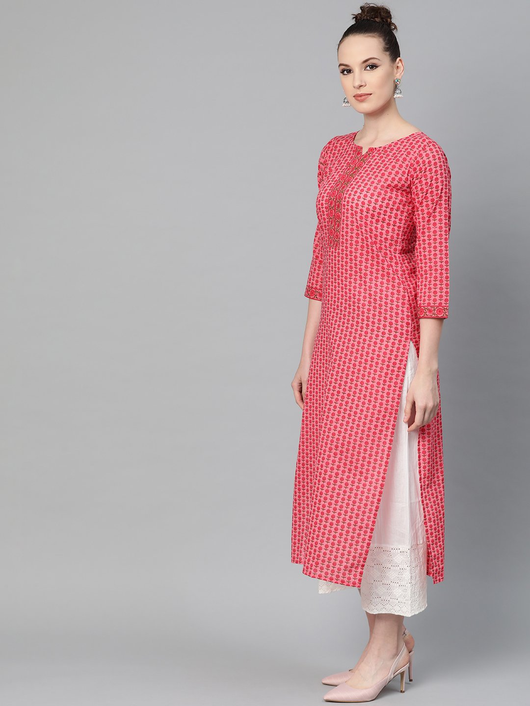 Women's Pink Floral Printed Straight Kurta With Round With V & 3/4 Sleeves - Nayo Clothing