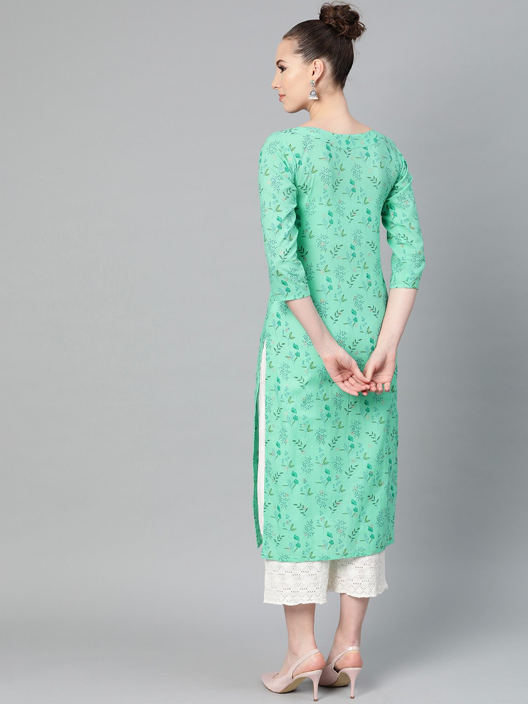 Women's Fern Green Floral Printed Straight Kurta With Round Neck & 3/4 Sleeves - Nayo Clothing