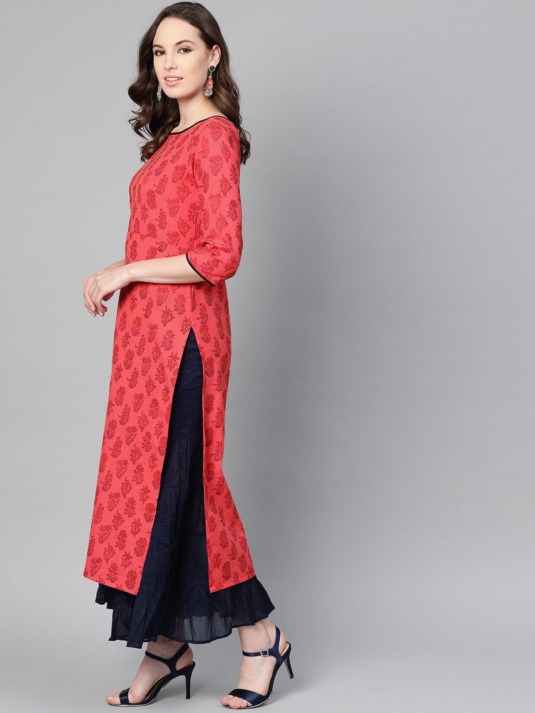 Women's Red Printed Straight Kurta With Round Neck & 3/4 Sleeves - Nayo Clothing