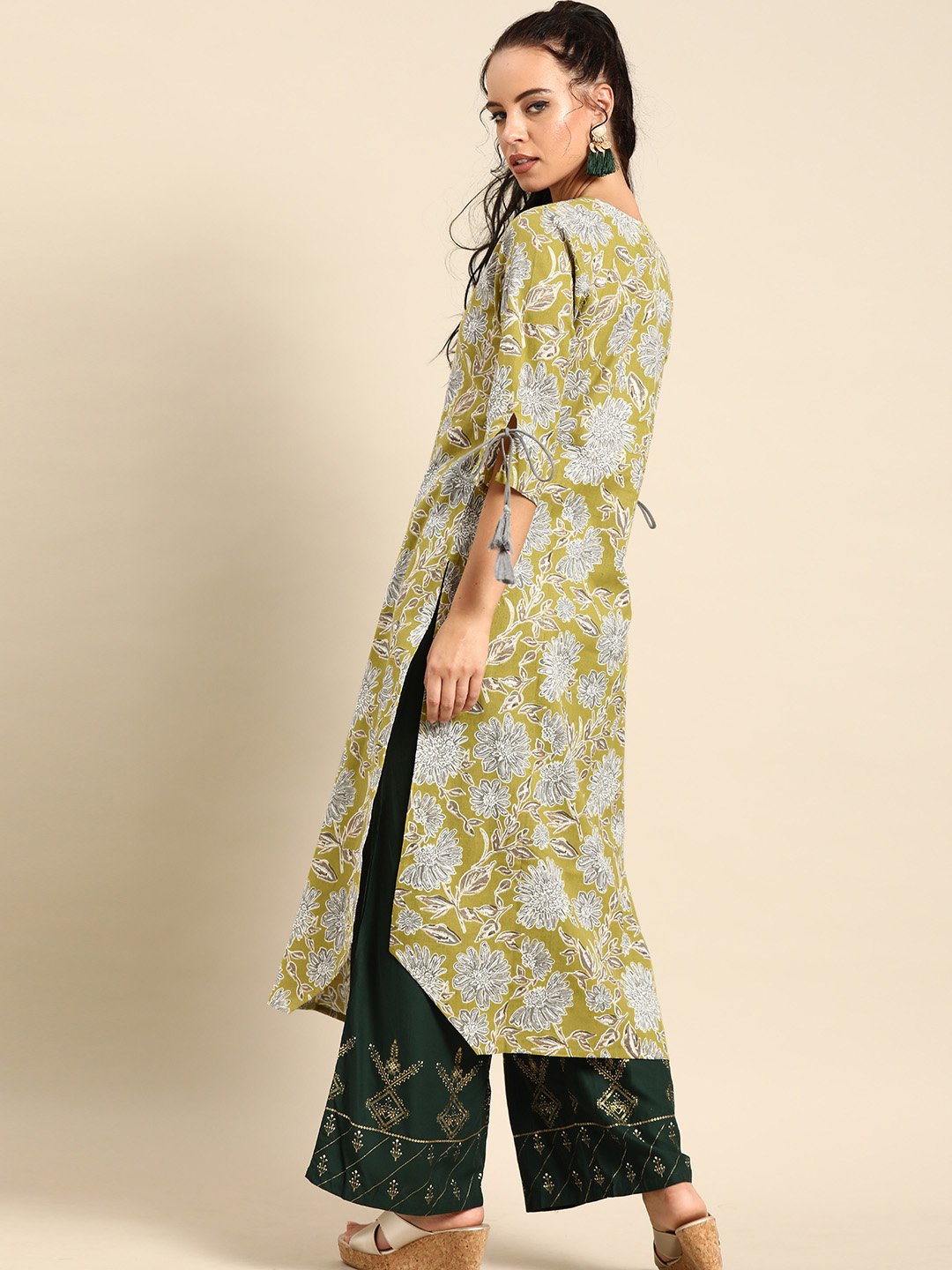 Women's Nayo Green Calf Length Three-Quarter Sleeves Straight Floral Printed Cotton Kurta - Nayo Clothing