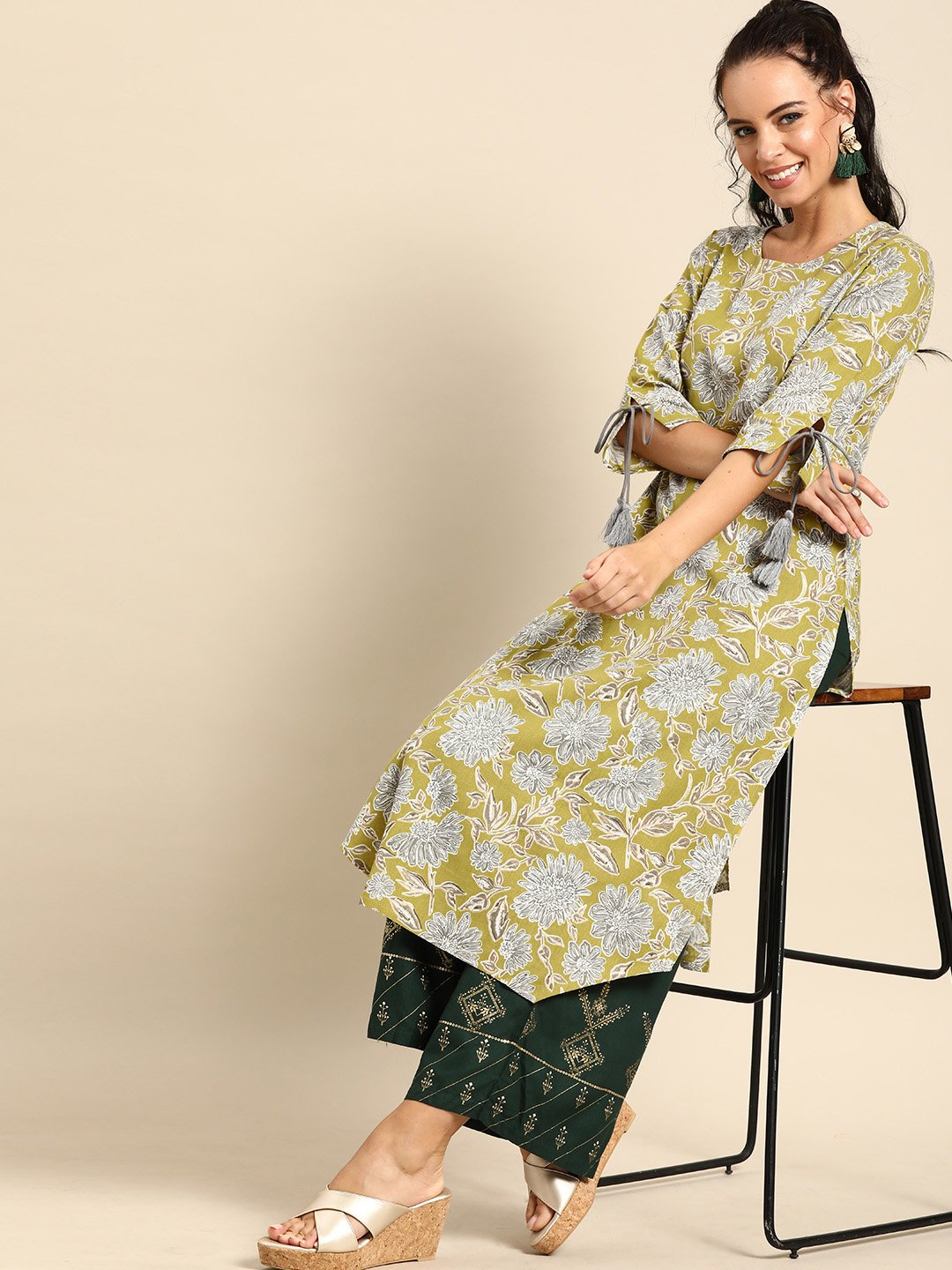 Women's Nayo Green Calf Length Three-Quarter Sleeves Straight Floral Printed Cotton Kurta - Nayo Clothing