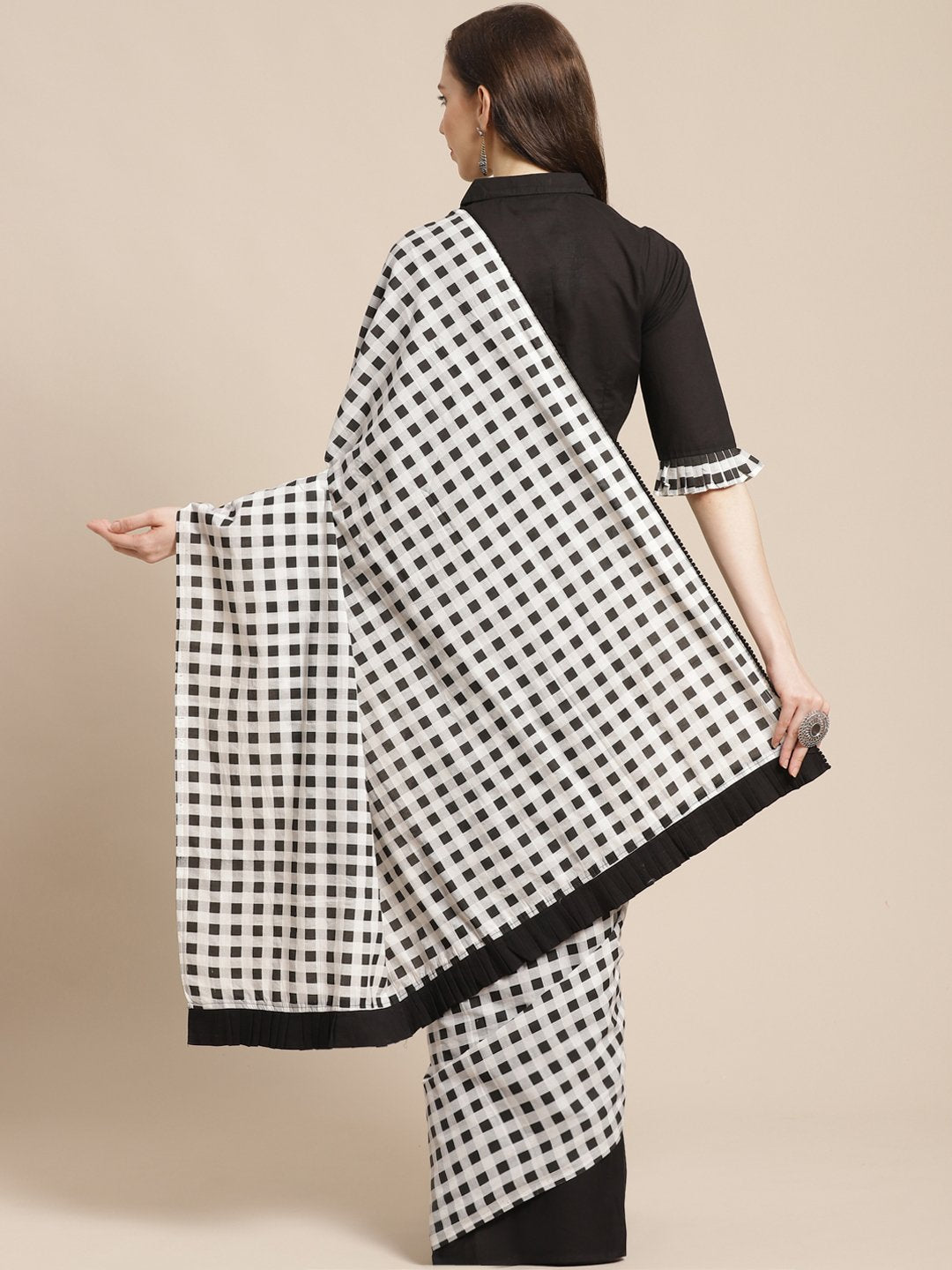 Women's Black Checked Saree With 3/4Th Sleeve Blouse - Nayo Clothing