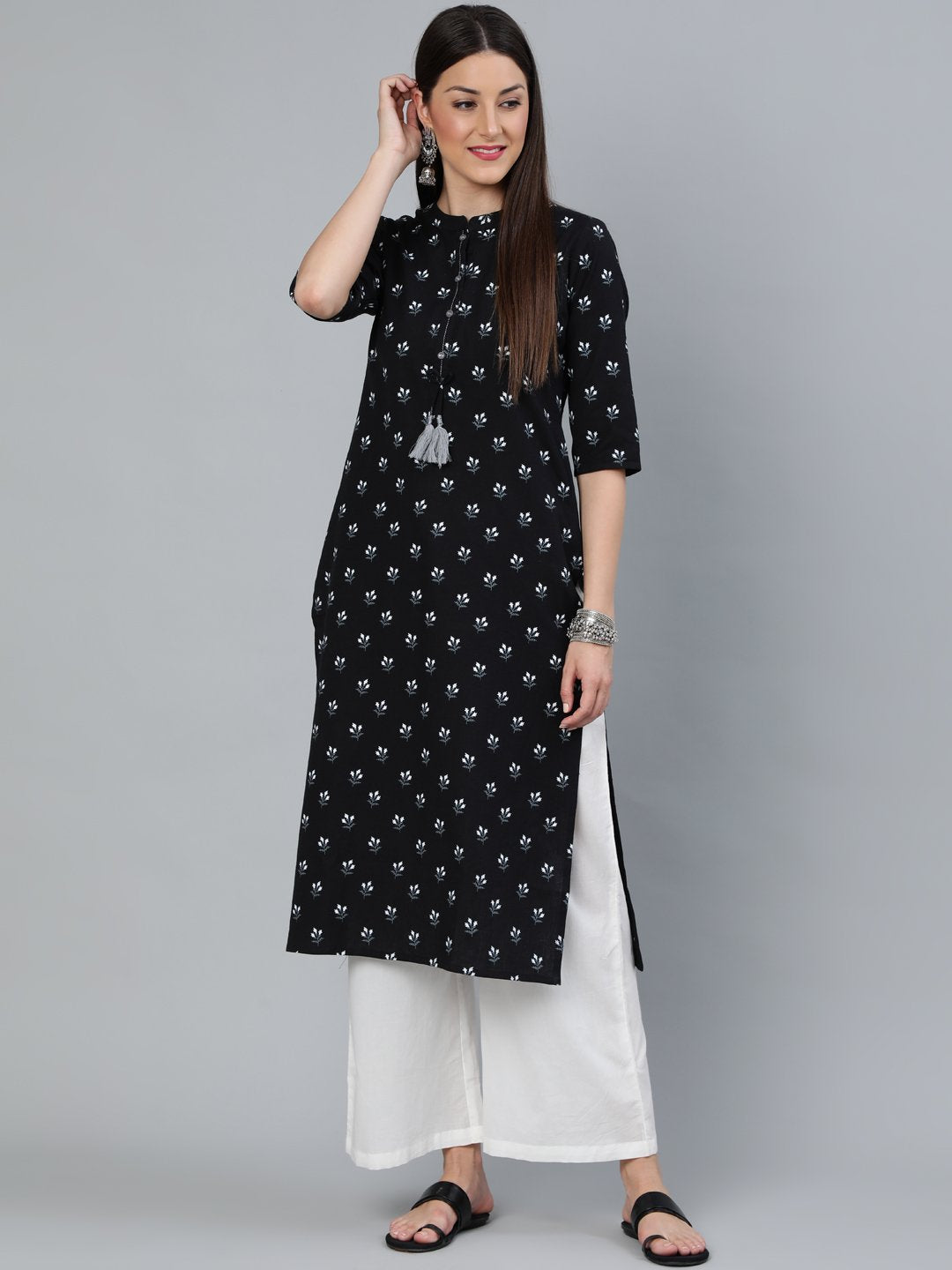 Women's Black Floral Printed Straight Kurta With Three Quarter Sleeves - Nayo Clothing