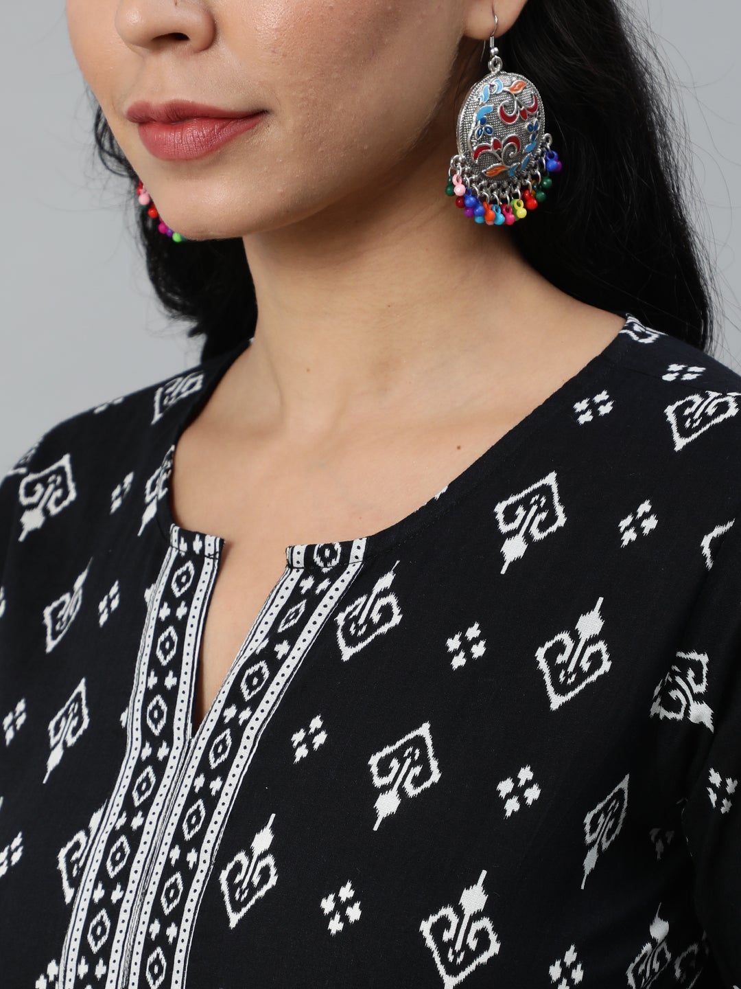 Women's Black Printed Straight Kurta With Three Quarter Sleeves - Nayo Clothing