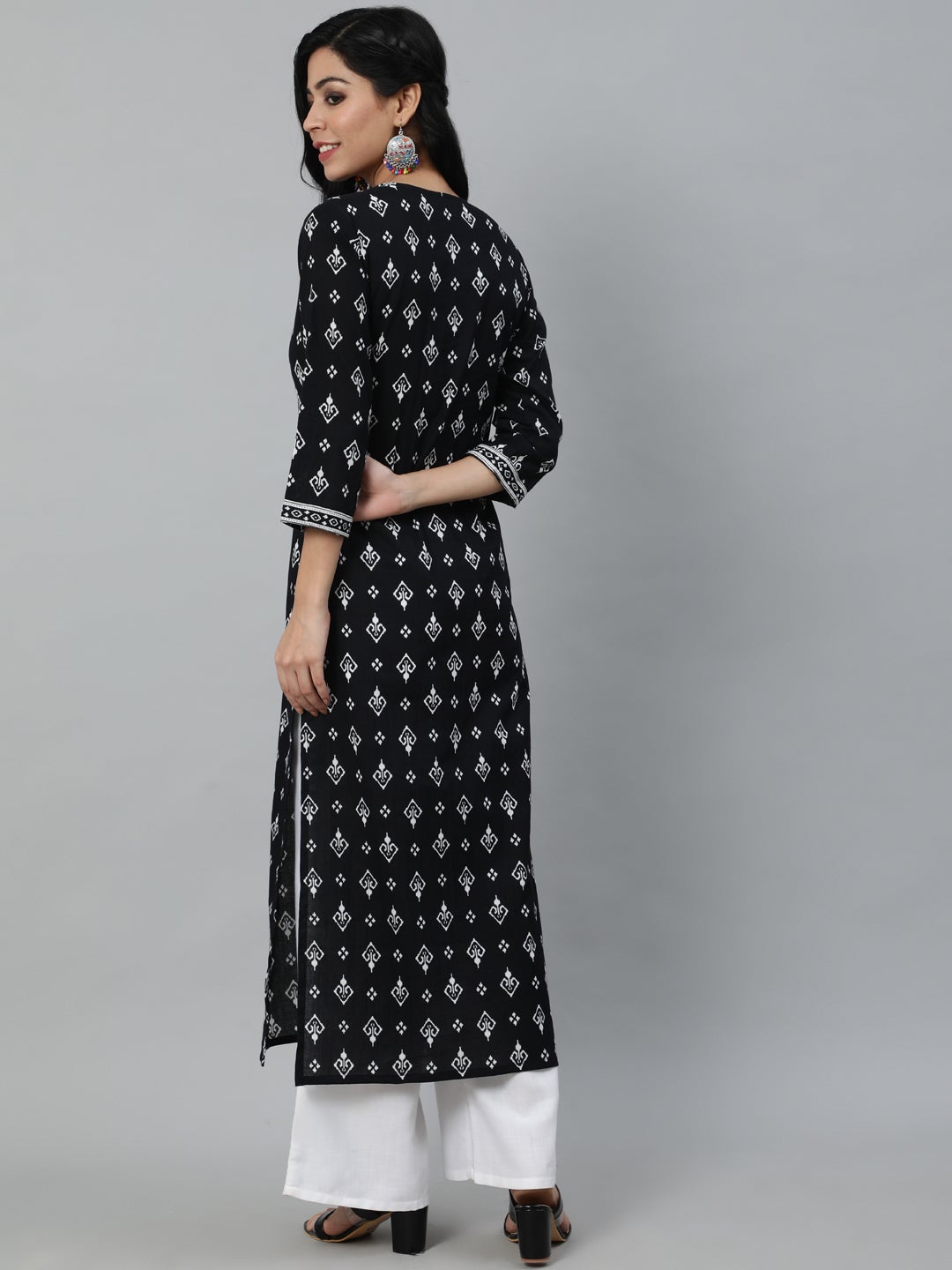 Women's Black Printed Straight Kurta With Three Quarter Sleeves - Nayo Clothing