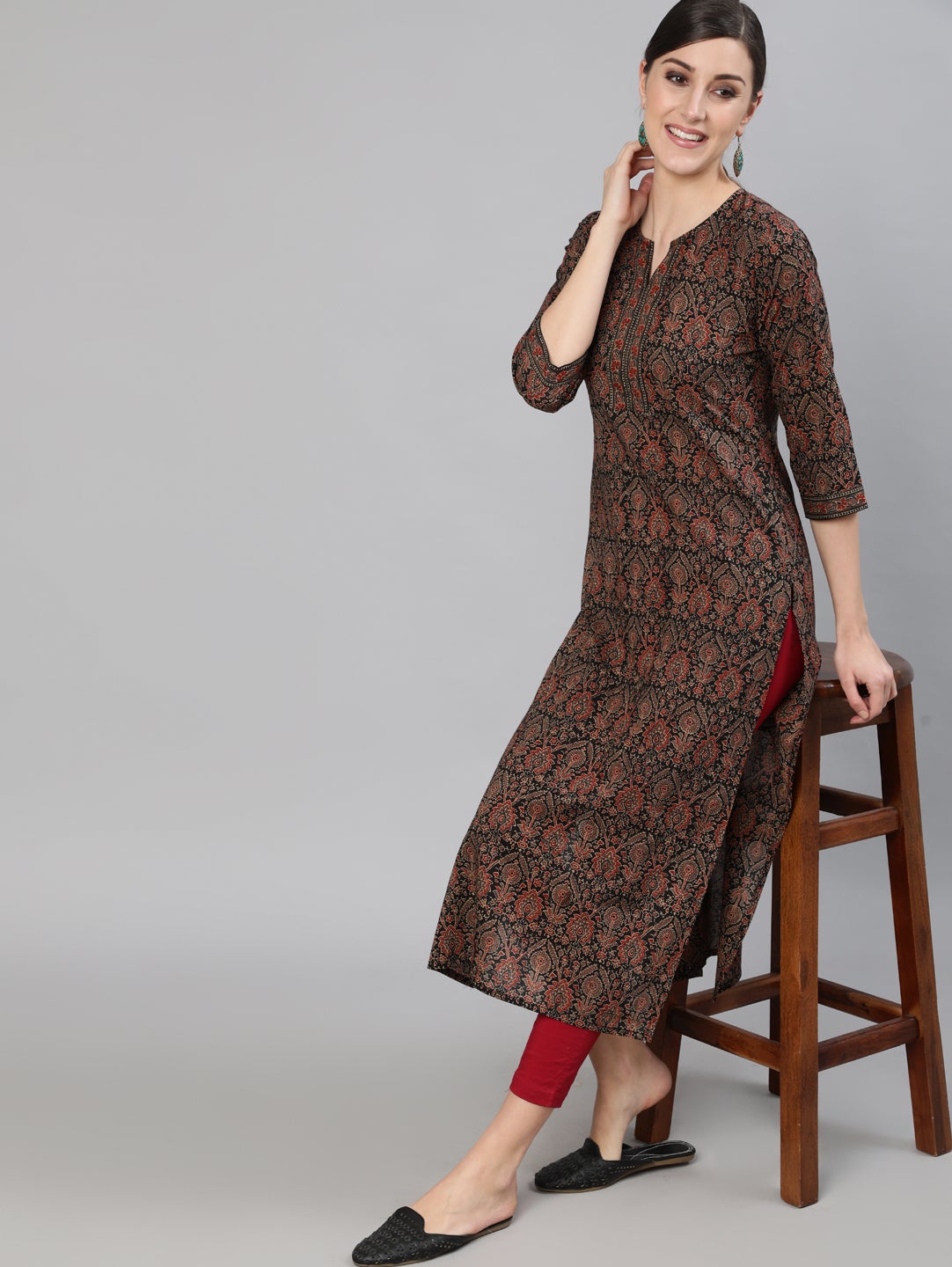 Women's Multi Printed Straight Kurta With Three Quarter Sleeves - Nayo Clothing