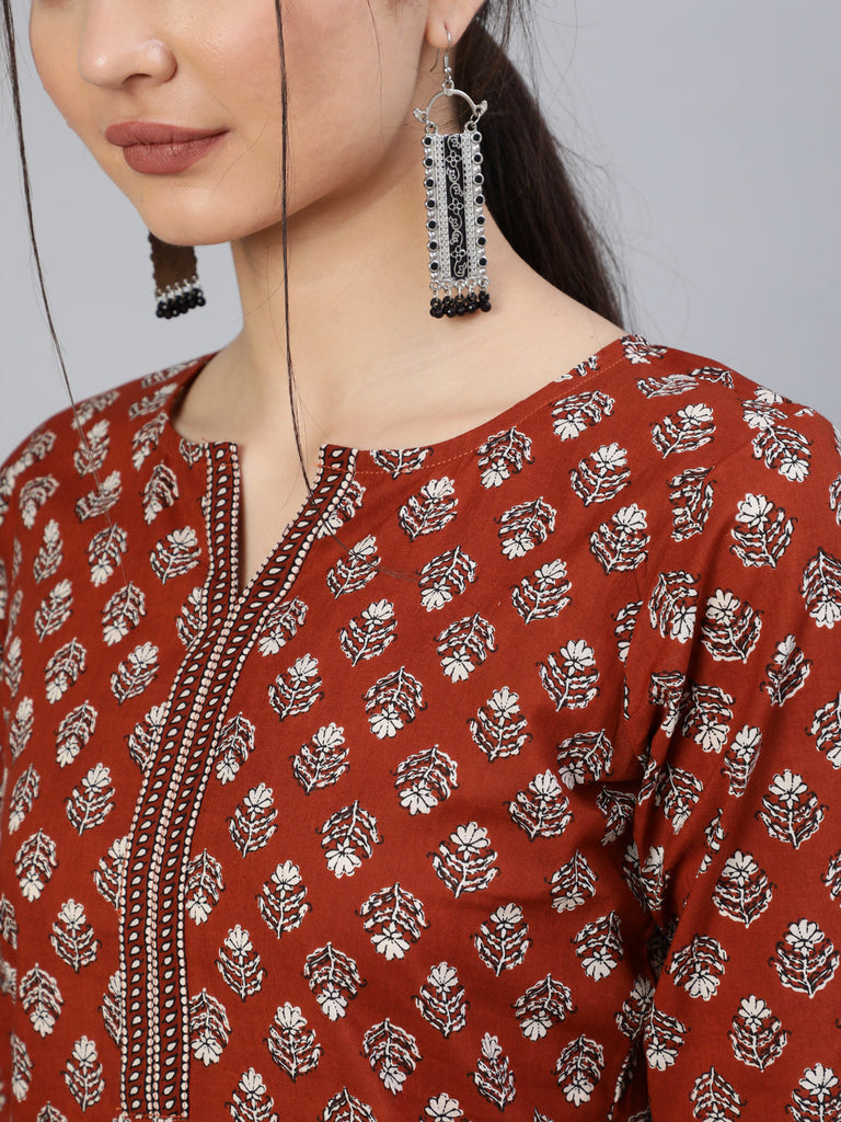 Women's Maroon Ethnic Printed Straight Kurta With Three Quarter Sleeves
