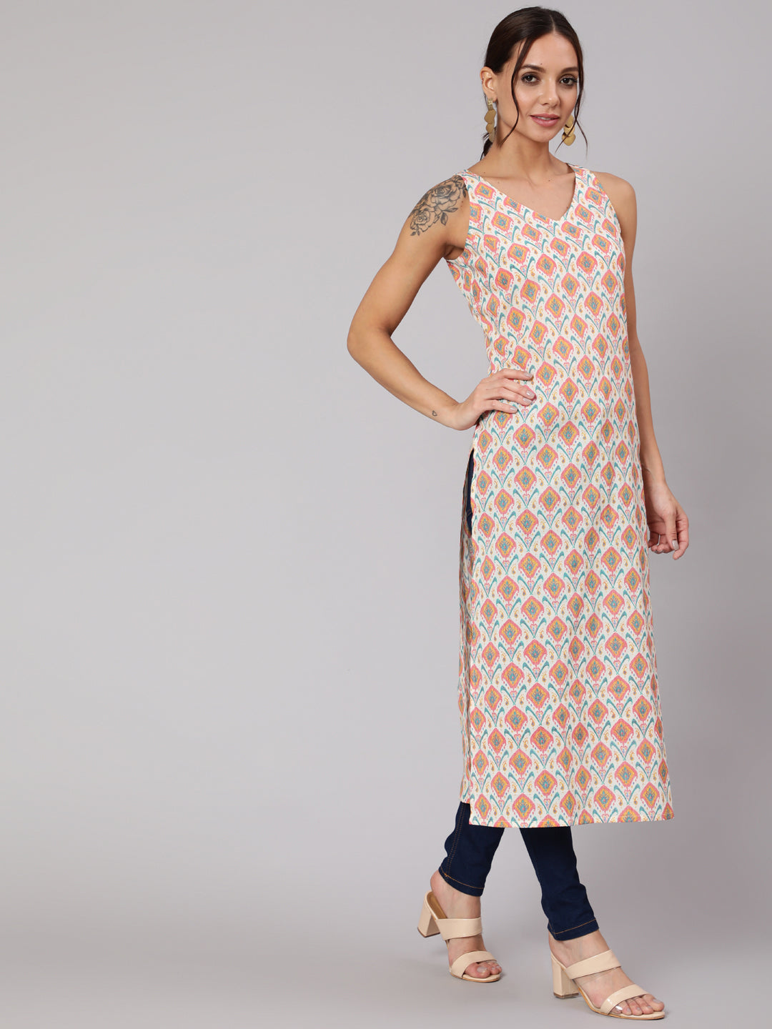 Women's Multi Geometric Printed Straight Sleeveless Kurta With V-Neck - Nayo Clothing