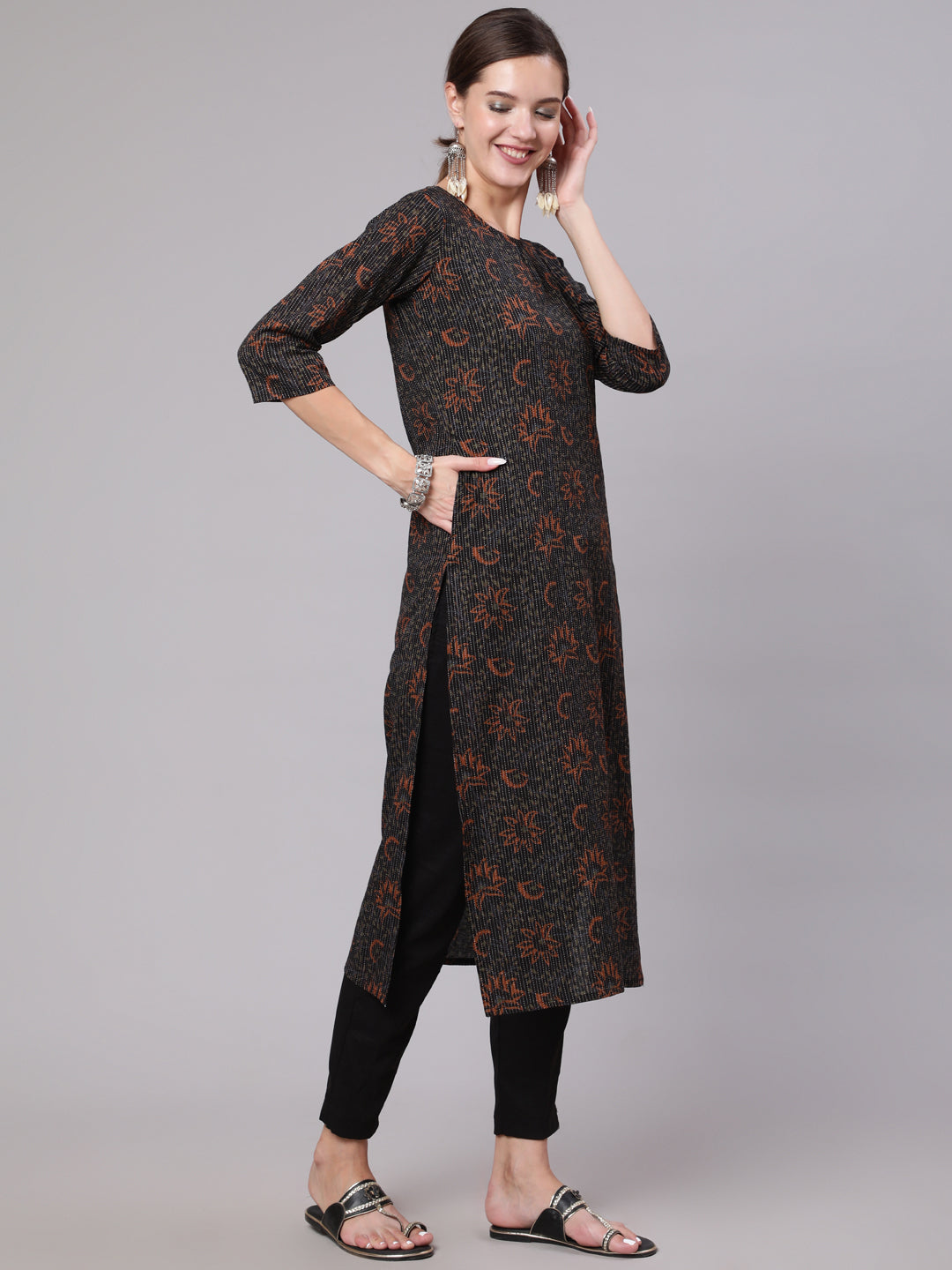 Women's Black Printed straight kurta with three quarter sleeves - Nayo Clothing
