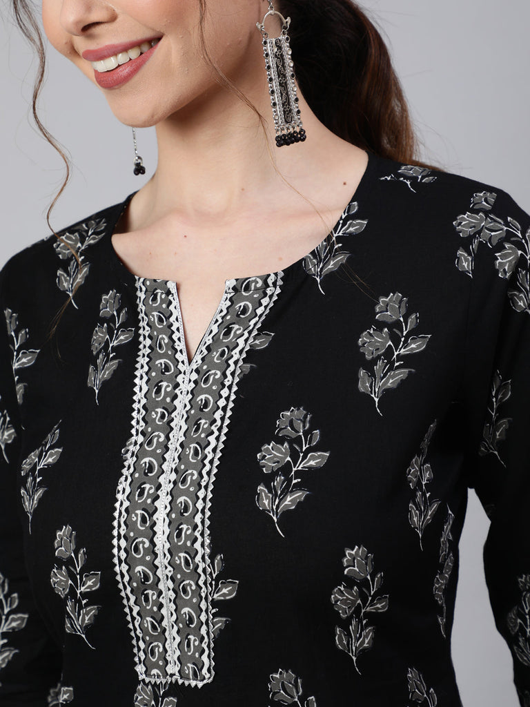 Women's Black Printed straight kurta with three quarter sleeves