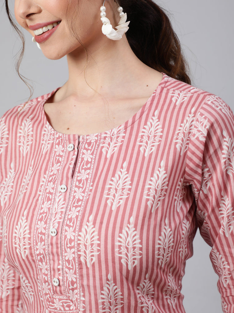 Women's Pink Printed straight kurta with three quarter sleeves