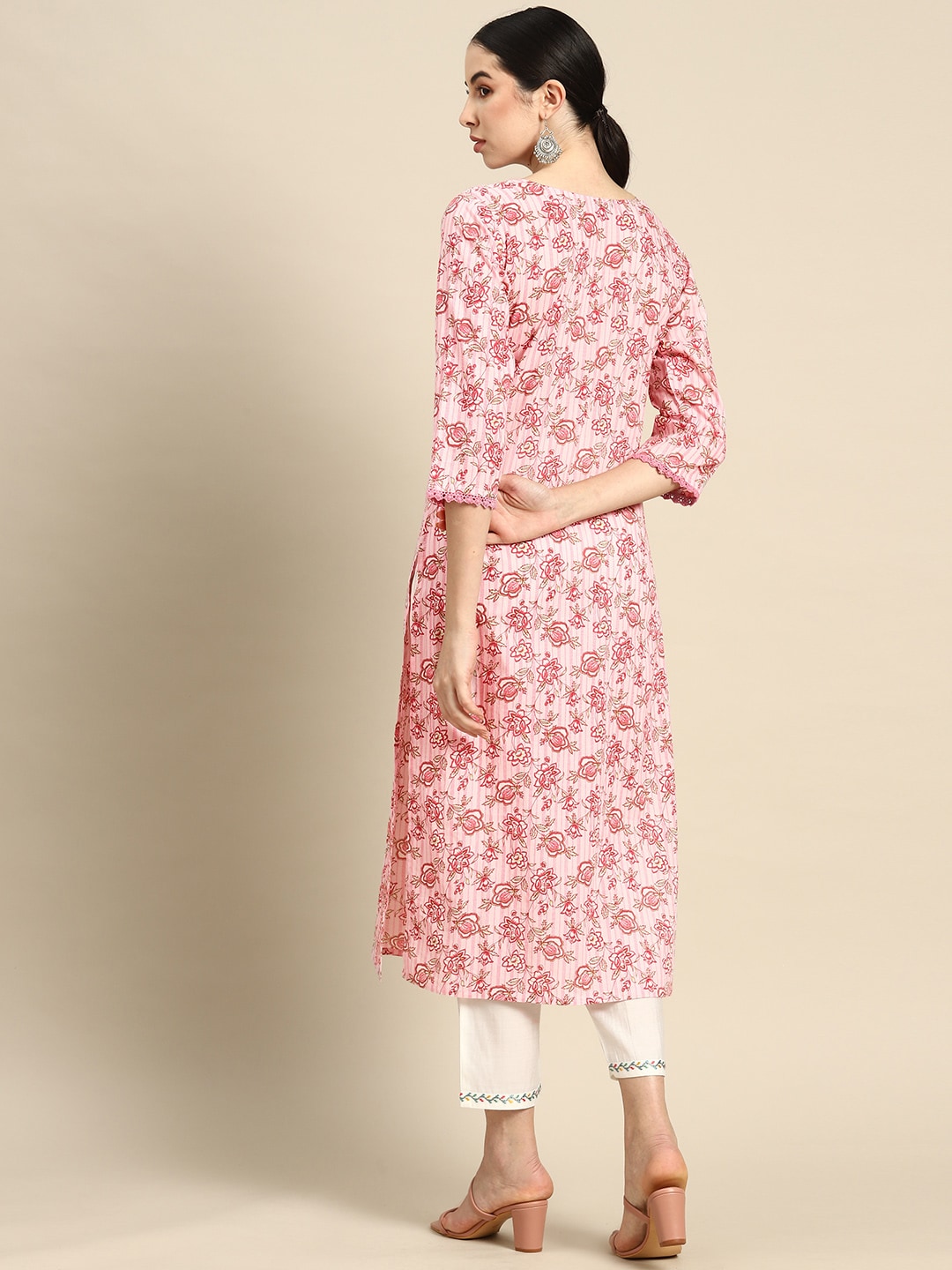 Women's Pink Floral printed Kurta With Three Quarter Sleeves - Nayo Clothing