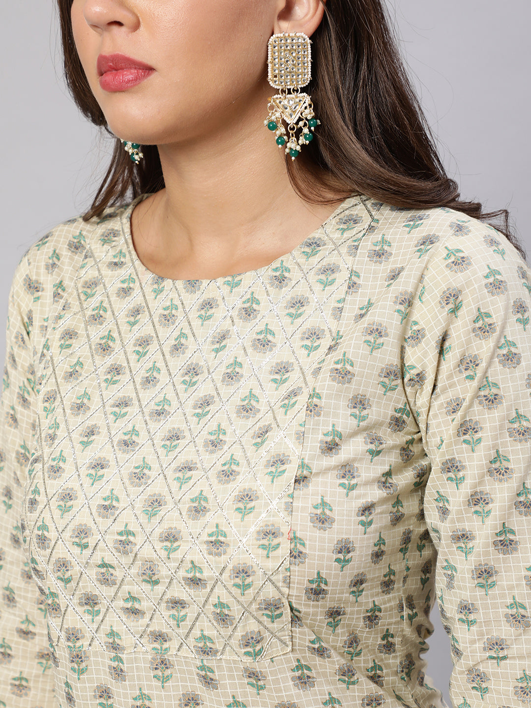Women's Cream Printed Straight Kurta With Three Quarter Sleeves - Nayo Clothing