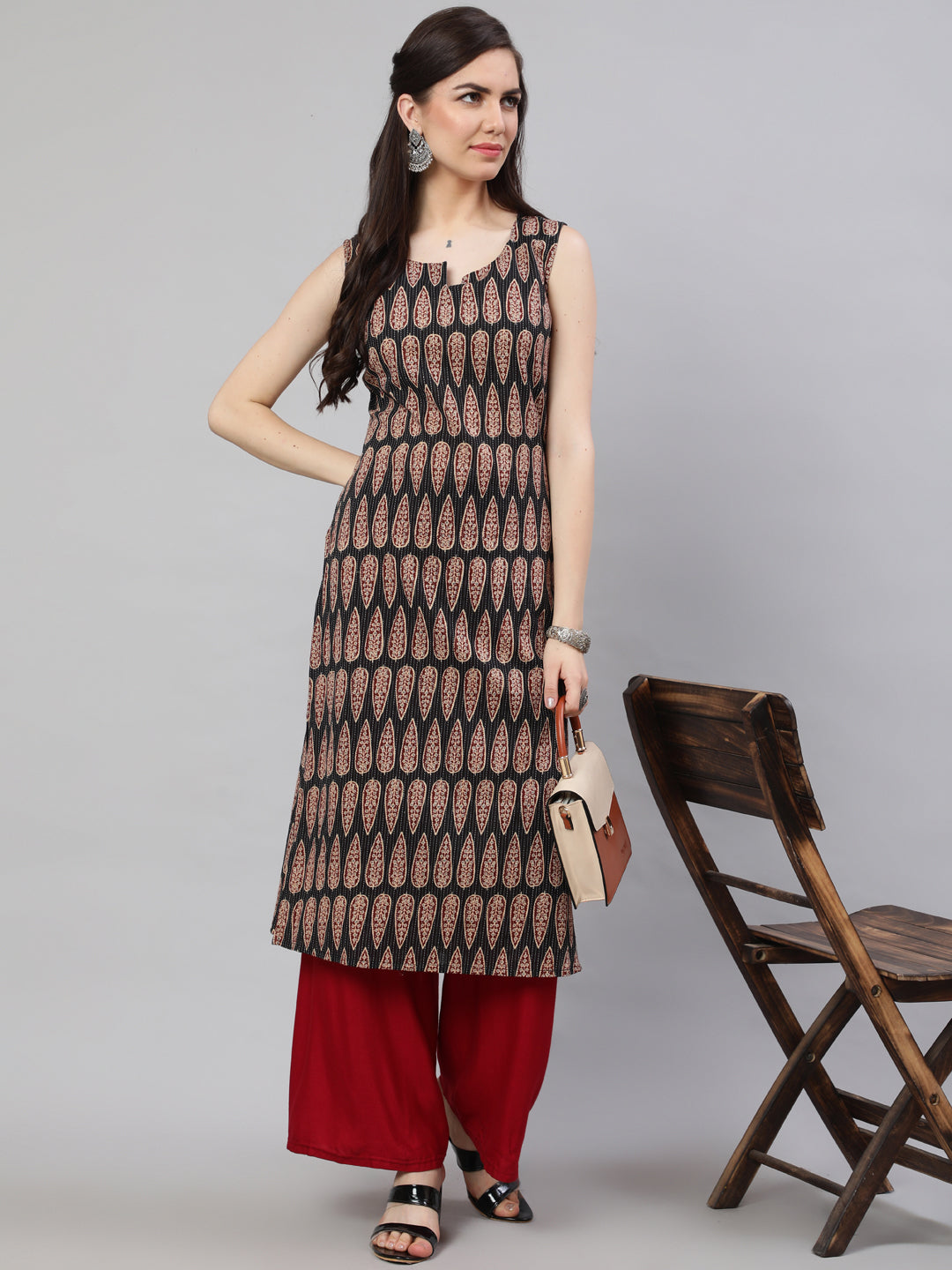 Women's Wome Black Printed Straight Sleeveless Kurta