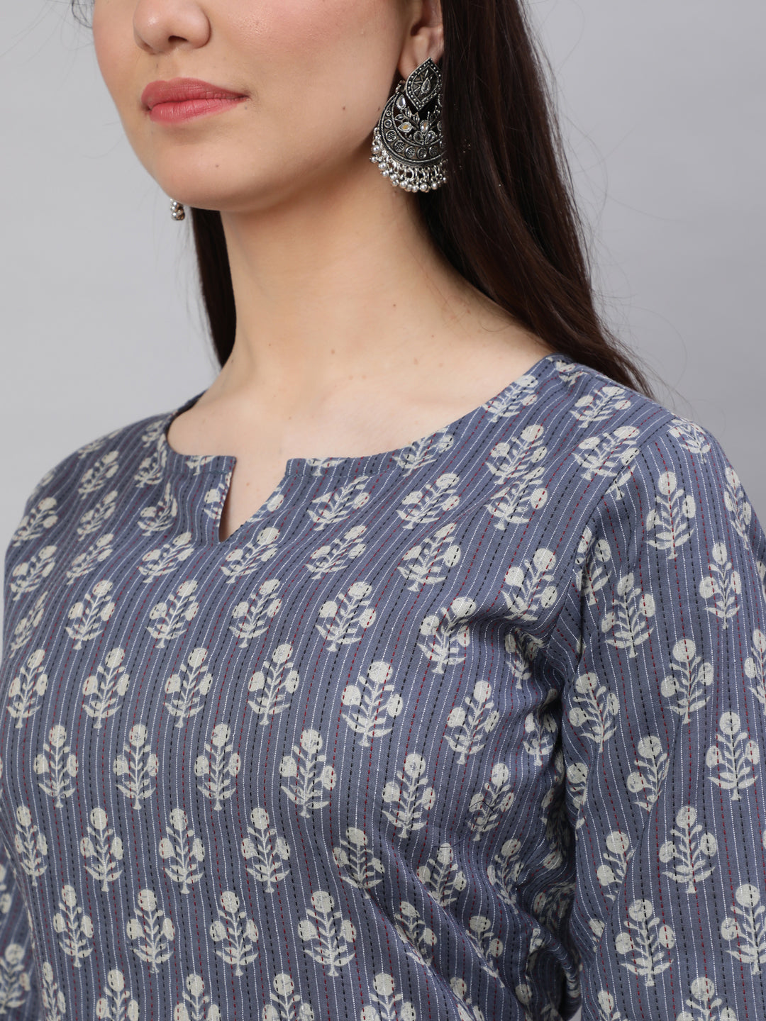 Women's Grey Ethnic Printed Straight Kurta with Three Quarter Sleeves - Nayo Clothing