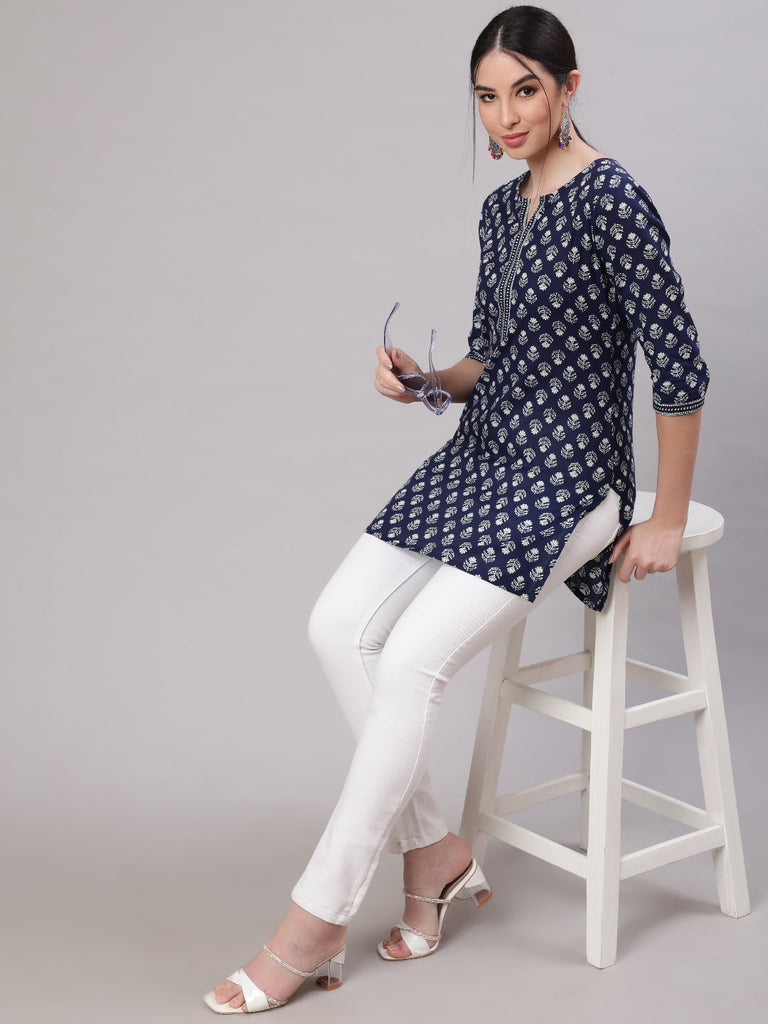Women's Blue Straight Tunic With Three Quaretr Sleeves