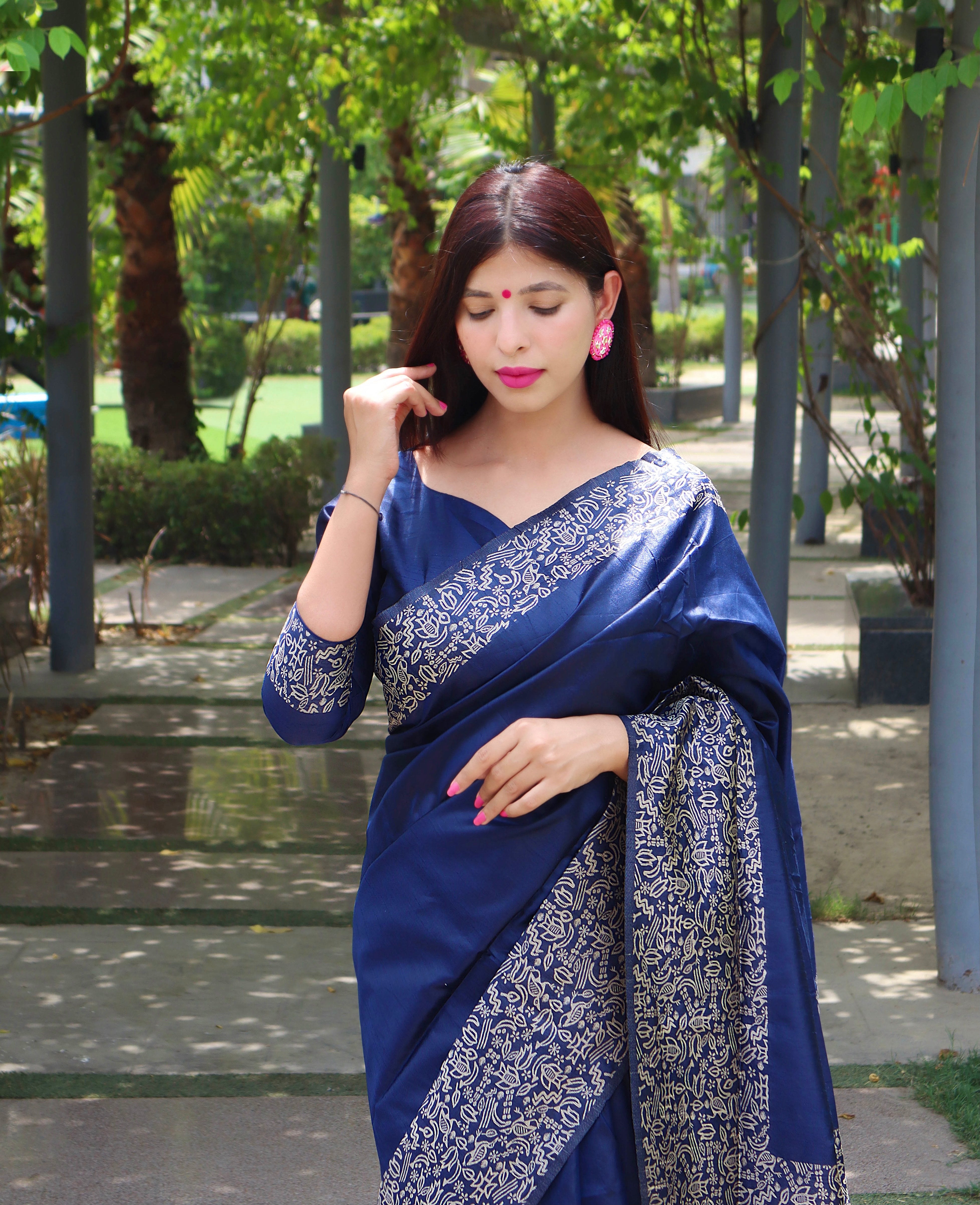 Women's Blue Woven Handloom Raw Silk Saree With Tassels - Vishnu Weaves
