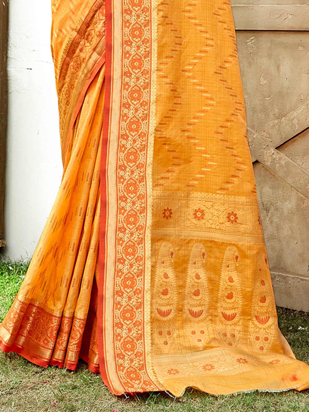 Women's Yellow Silk Woven Zari Work Traditional Saree - Sangam Prints