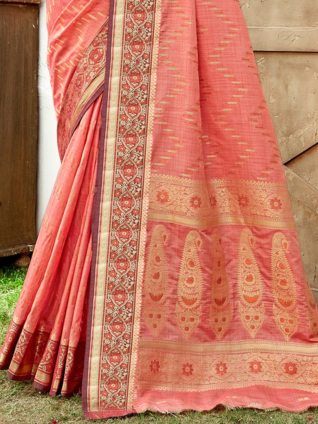 Women's Pink Silk Woven Zari Work Traditional Saree - Sangam Prints