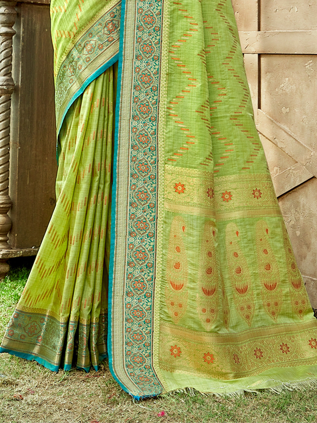 Women's Green Silk Woven Zari Work Traditional Saree - Sangam Prints